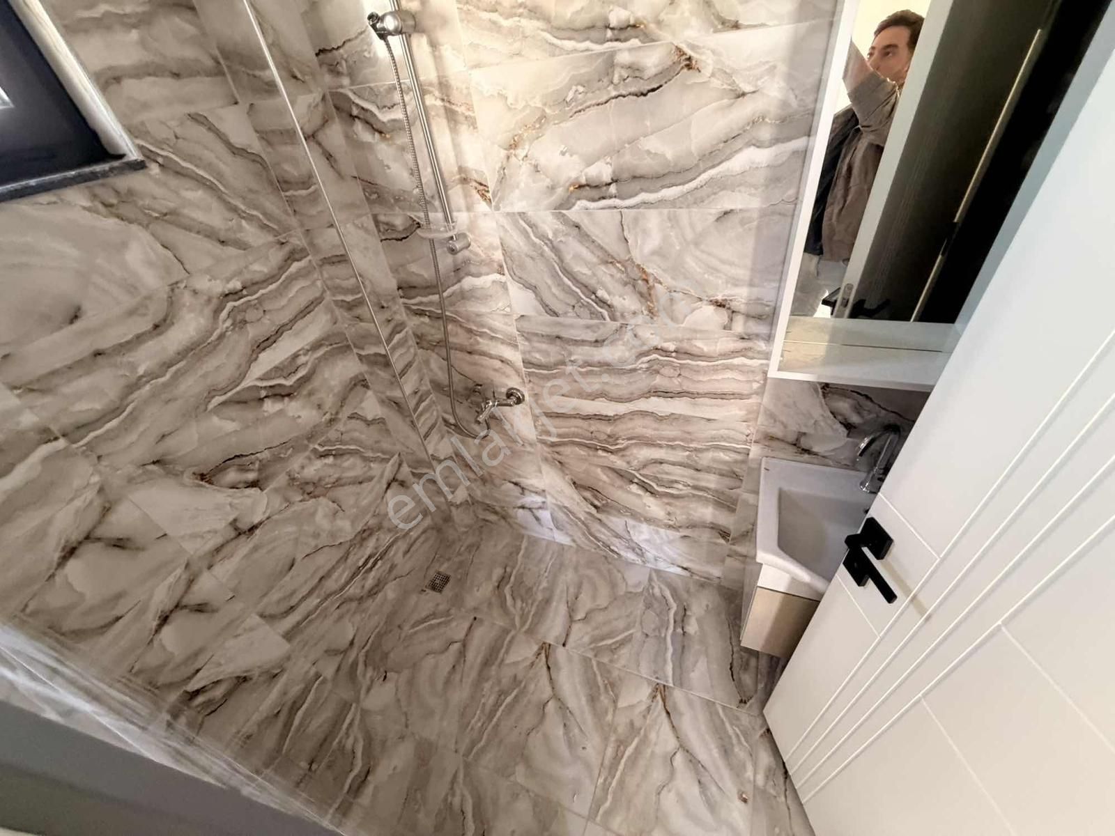 Demirelmahallesi 3+1 Tramvaya 100 M2 Arakat - Görsel 3