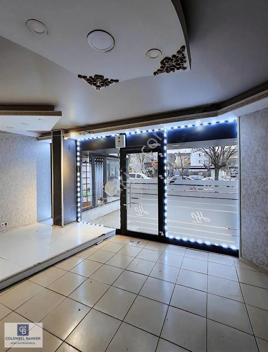 Sancaktepe Ana Cadde Üzerinde Durak Yanı Kiralık Dükkan Mağaza - Görsel 4