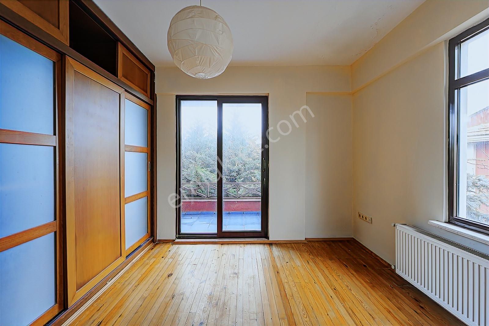 Remax Anka'dan Nazar Sitesinde Manzaralı Satılık Özel Villa - Görsel 32