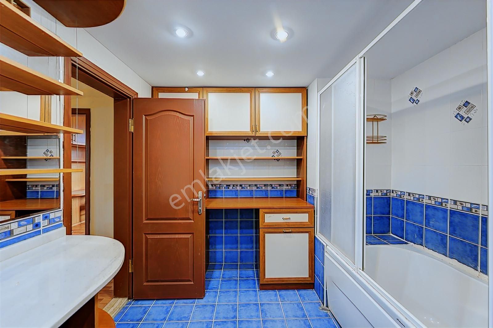 Remax Anka'dan Nazar Sitesinde Manzaralı Satılık Özel Villa - Görsel 18