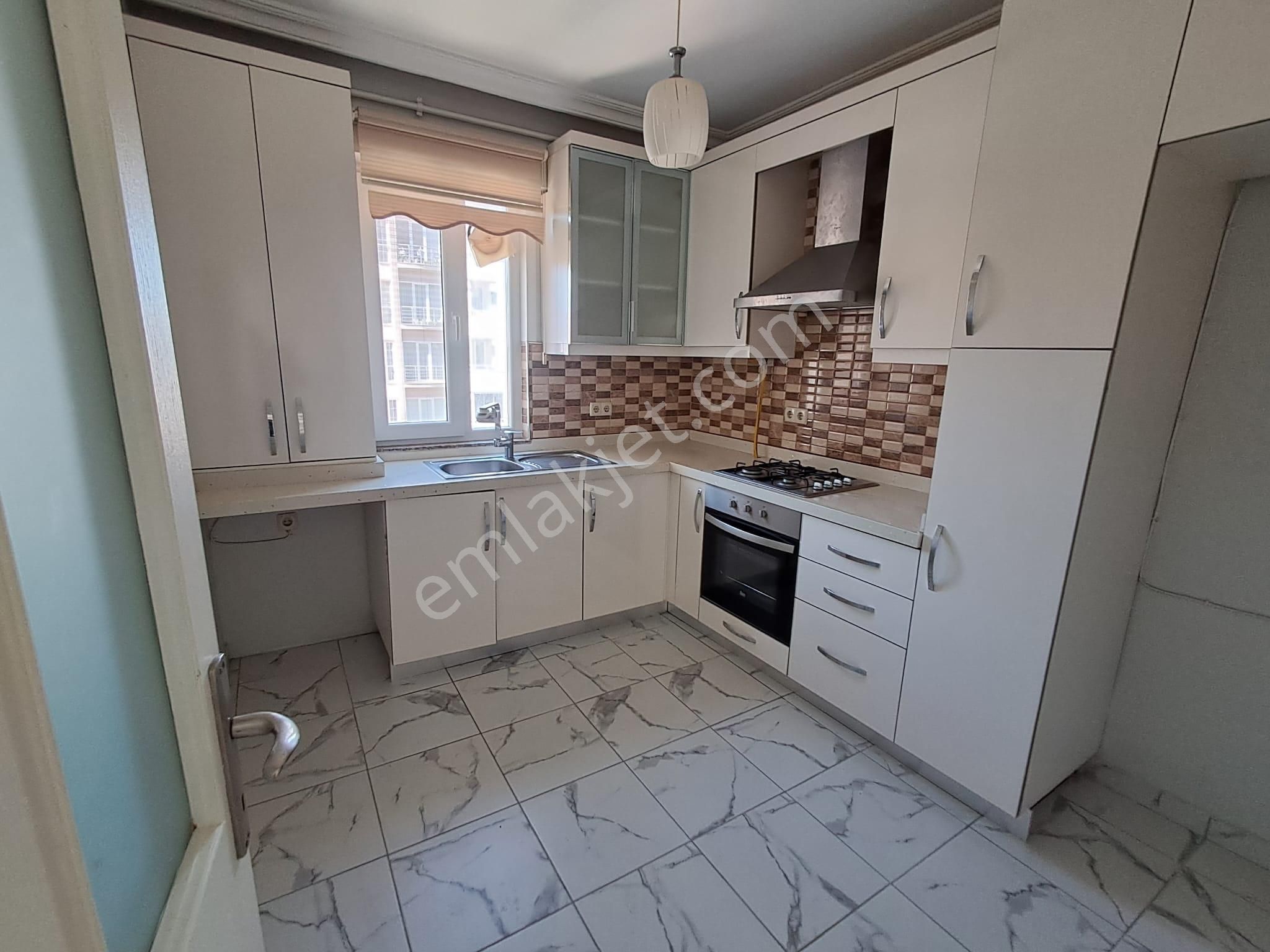 Ataşehir K.bakkalköy Gönül Sitesinde Masrafsız 110m2 3+1 Arakat - Görsel 9