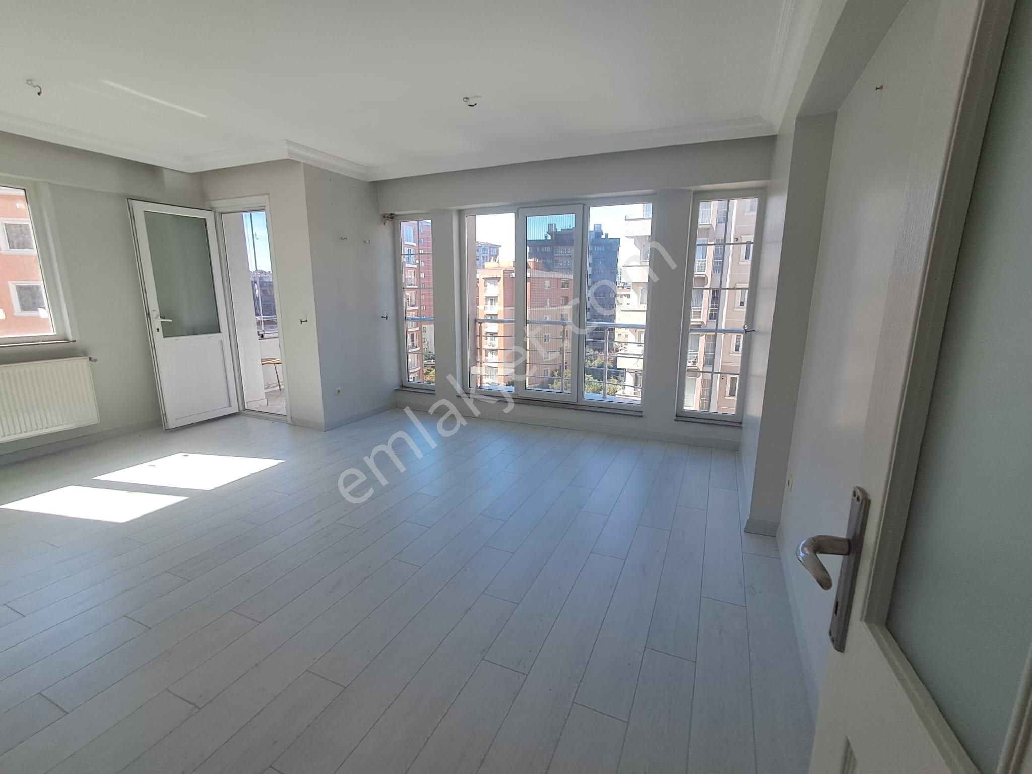 Ataşehir K.bakkalköy Gönül Sitesinde Masrafsız 110m2 3+1 Arakat