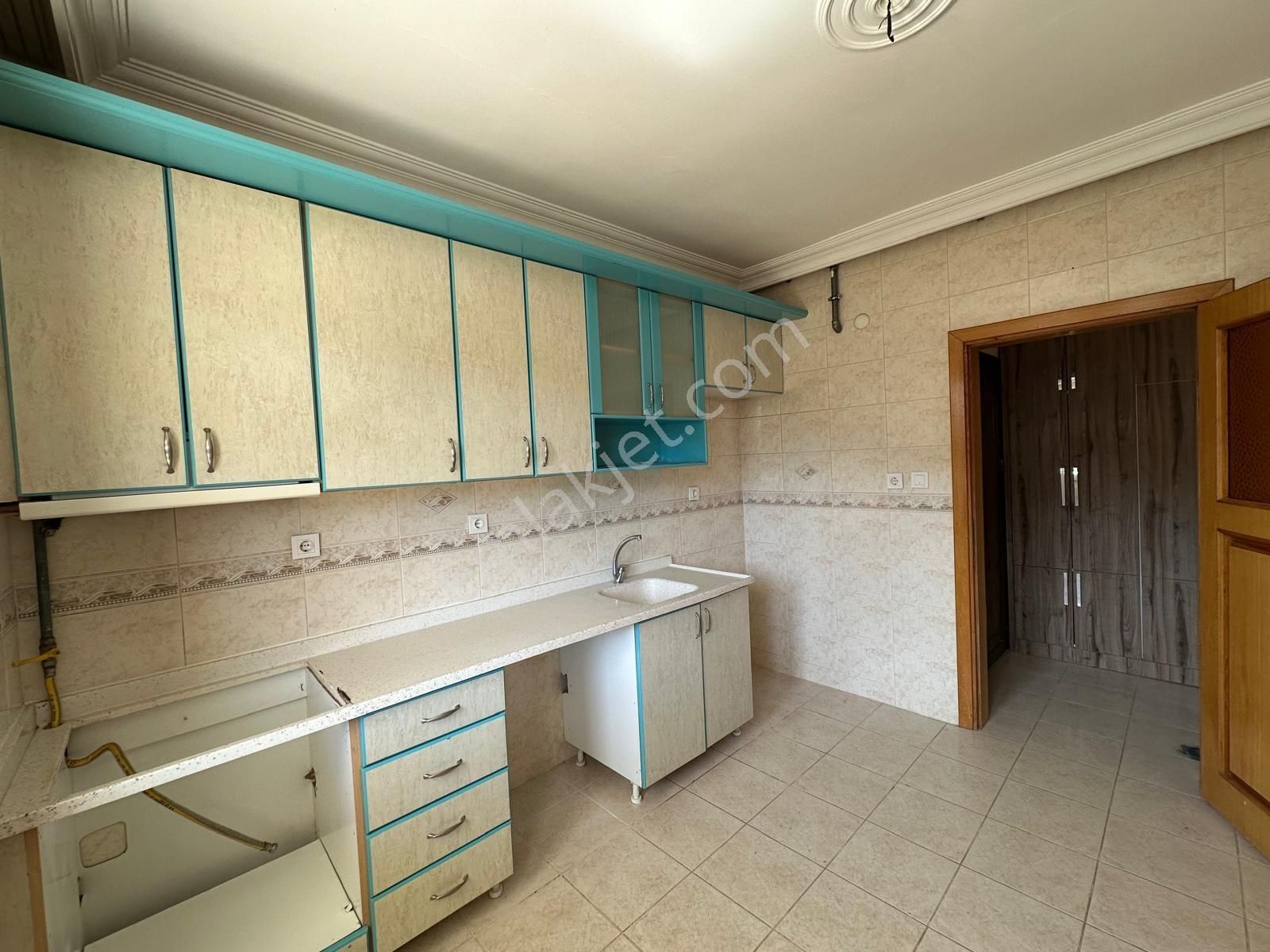 Remax Advantage Dan Konak Cd. Bursa Manzaralı Kiralık 3+1 Daire - Görsel 8