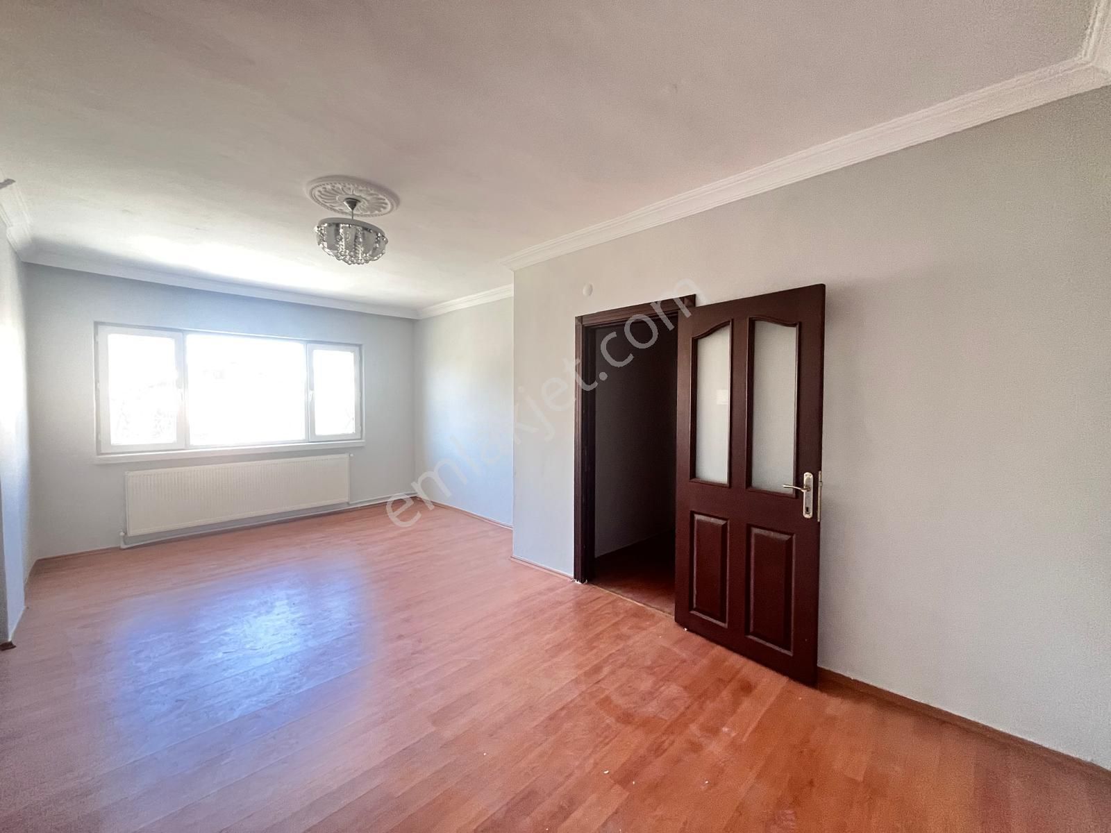 Koza Emlaktan Akşemsettin Mahalesinde Ara Katta Bağımsız Ön Cephe De 3+12 Satılık Daire - Görsel 13