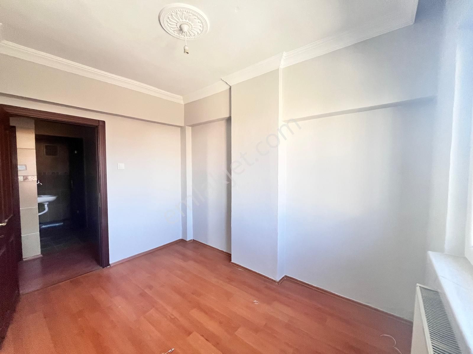 Koza Emlaktan Akşemsettin Mahalesinde Ara Katta Bağımsız Ön Cephe De 3+12 Satılık Daire - Görsel 21