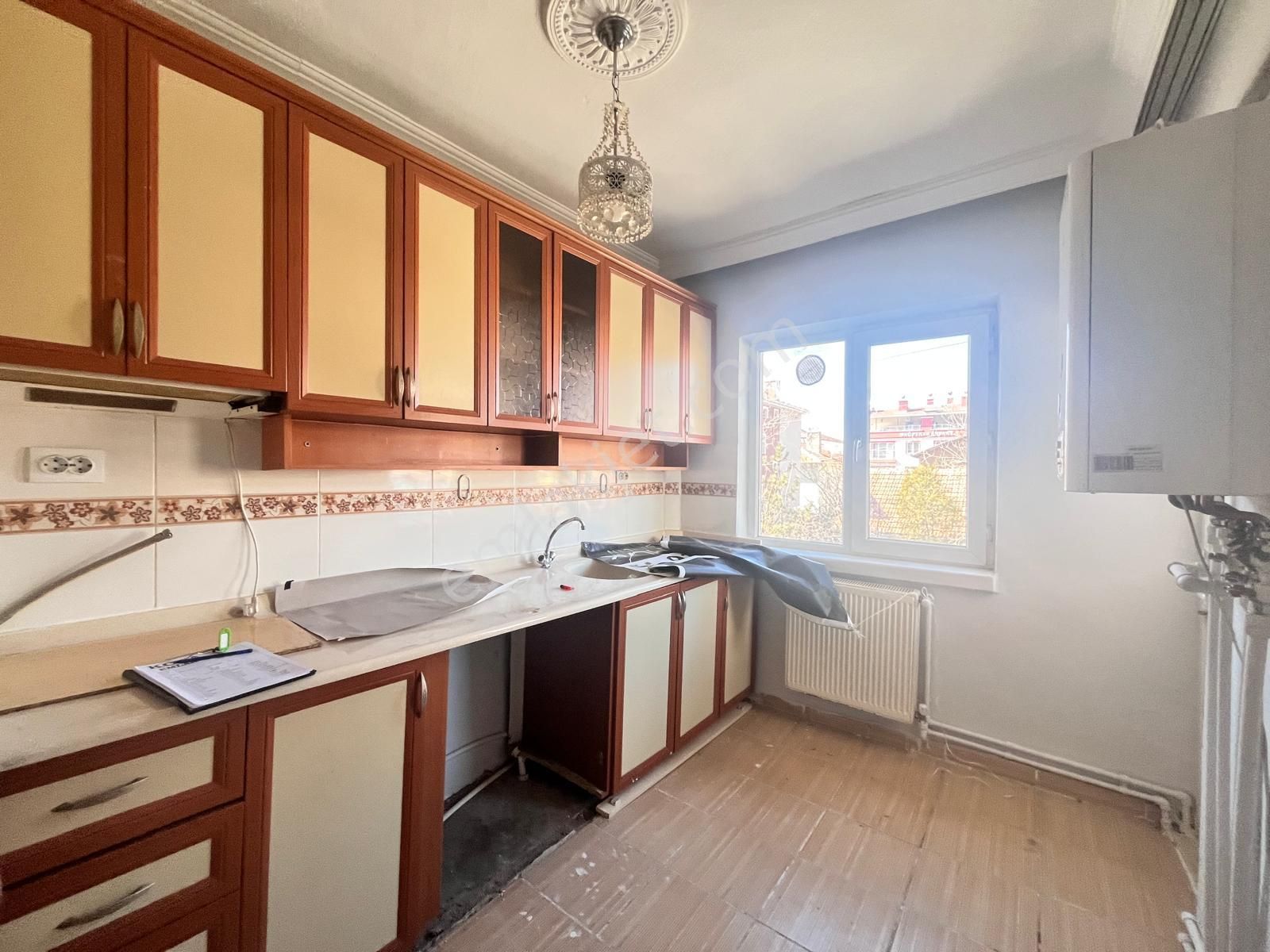 Koza Emlaktan Akşemsettin Mahalesinde Ara Katta Bağımsız Ön Cephe De 3+12 Satılık Daire - Görsel 5