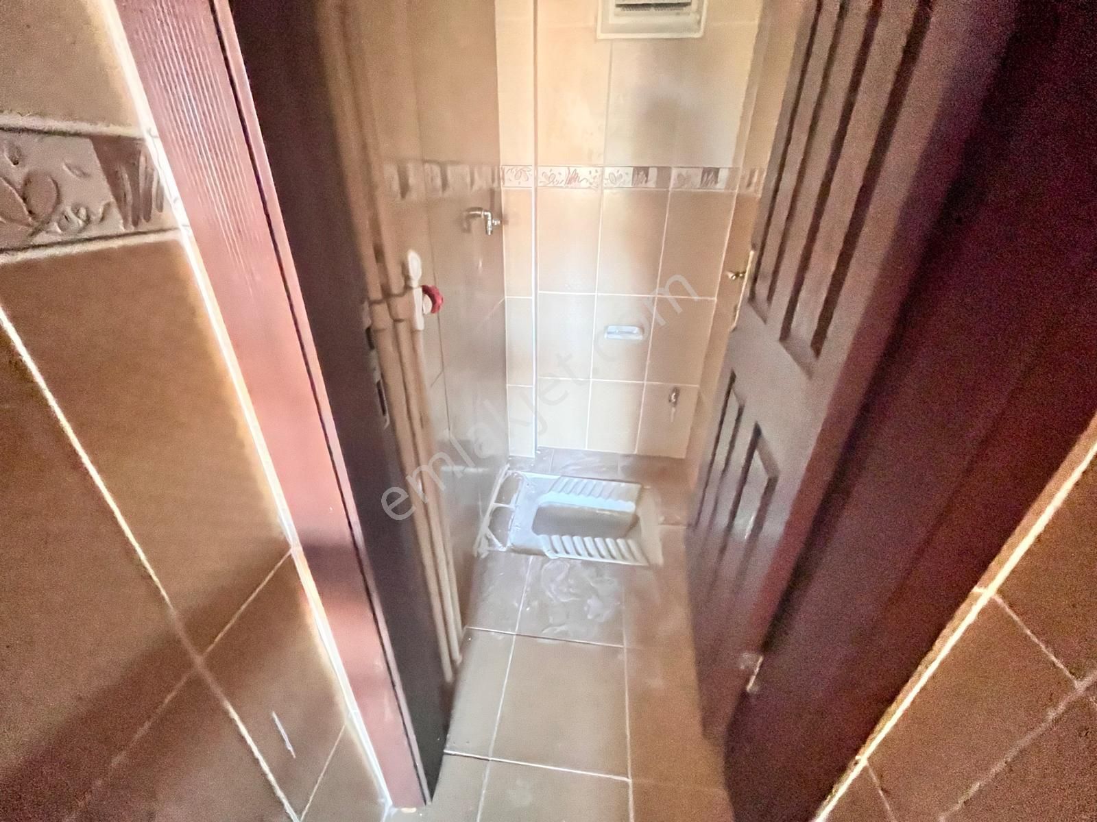 Koza Emlaktan Akşemsettin Mahalesinde Ara Katta Bağımsız Ön Cephe De 3+12 Satılık Daire - Görsel 32