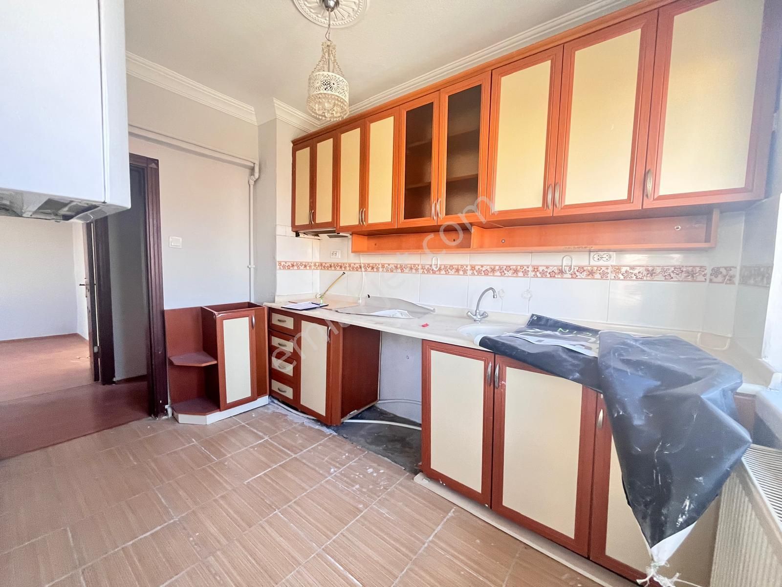 Koza Emlaktan Akşemsettin Mahalesinde Ara Katta Bağımsız Ön Cephe De 3+12 Satılık Daire - Görsel 9