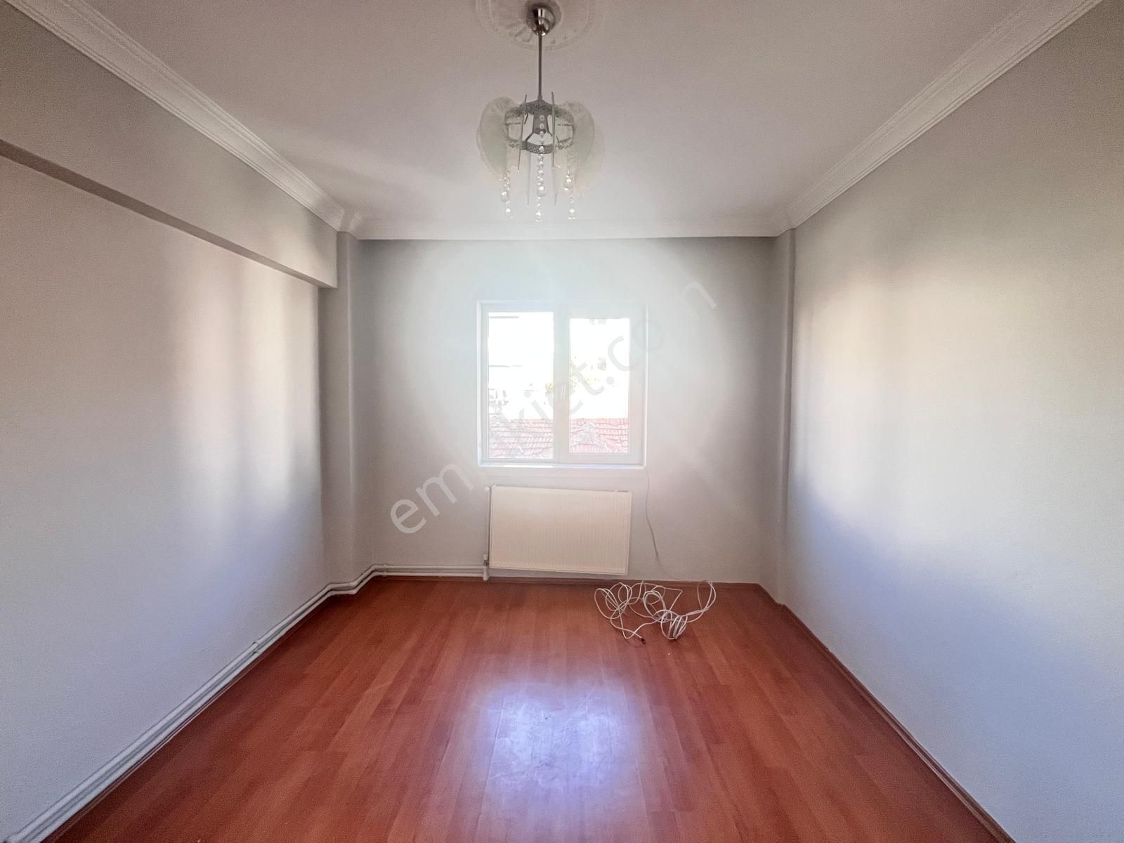 Koza Emlaktan Akşemsettin Mahalesinde Ara Katta Bağımsız Ön Cephe De 3+12 Satılık Daire - Görsel 25