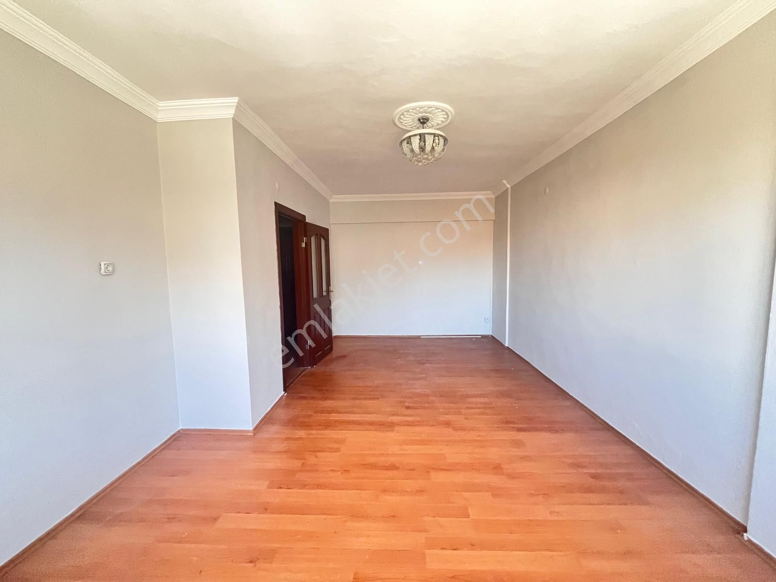 Koza Emlaktan Akşemsettin Mahalesinde Ara Katta Bağımsız Ön Cephe De 3+12 Satılık Daire - Görsel 15