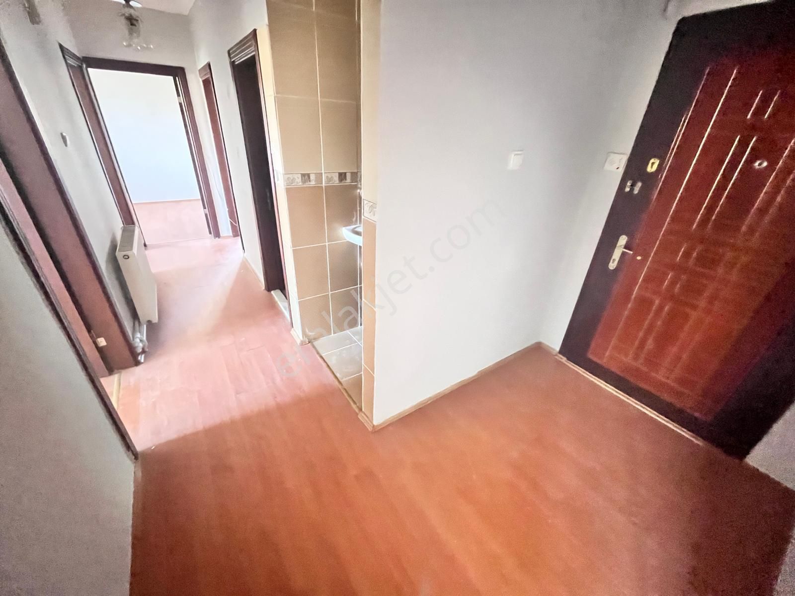 Koza Emlaktan Akşemsettin Mahalesinde Ara Katta Bağımsız Ön Cephe De 3+12 Satılık Daire - Görsel 30