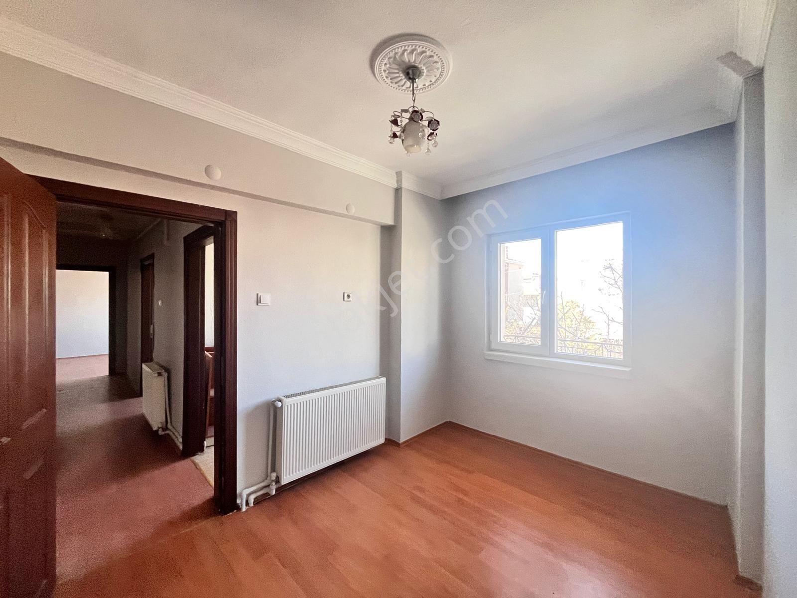 Koza Emlaktan Akşemsettin Mahalesinde Ara Katta Bağımsız Ön Cephe De 3+12 Satılık Daire - Görsel 22