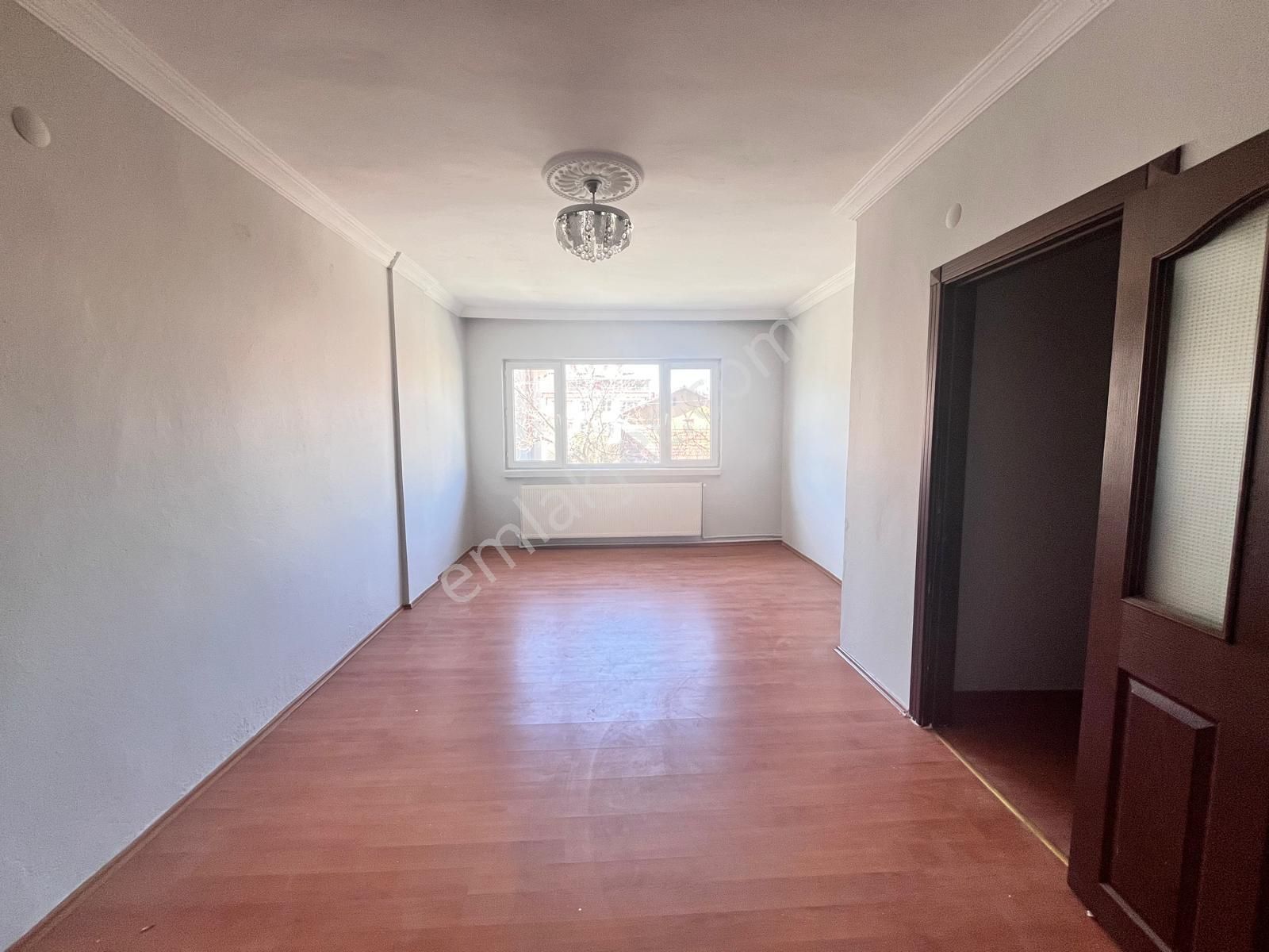 Koza Emlaktan Akşemsettin Mahalesinde Ara Katta Bağımsız Ön Cephe De 3+12 Satılık Daire - Görsel 11