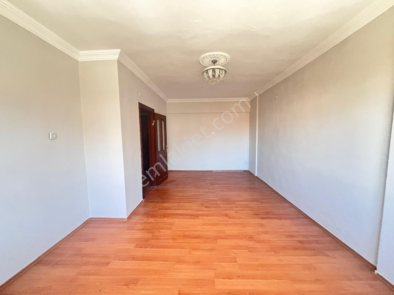 Koza Emlaktan Akşemsettin Mahalesinde Ara Katta Bağımsız Ön Cephe De 3+12 Satılık Daire - Görsel 14