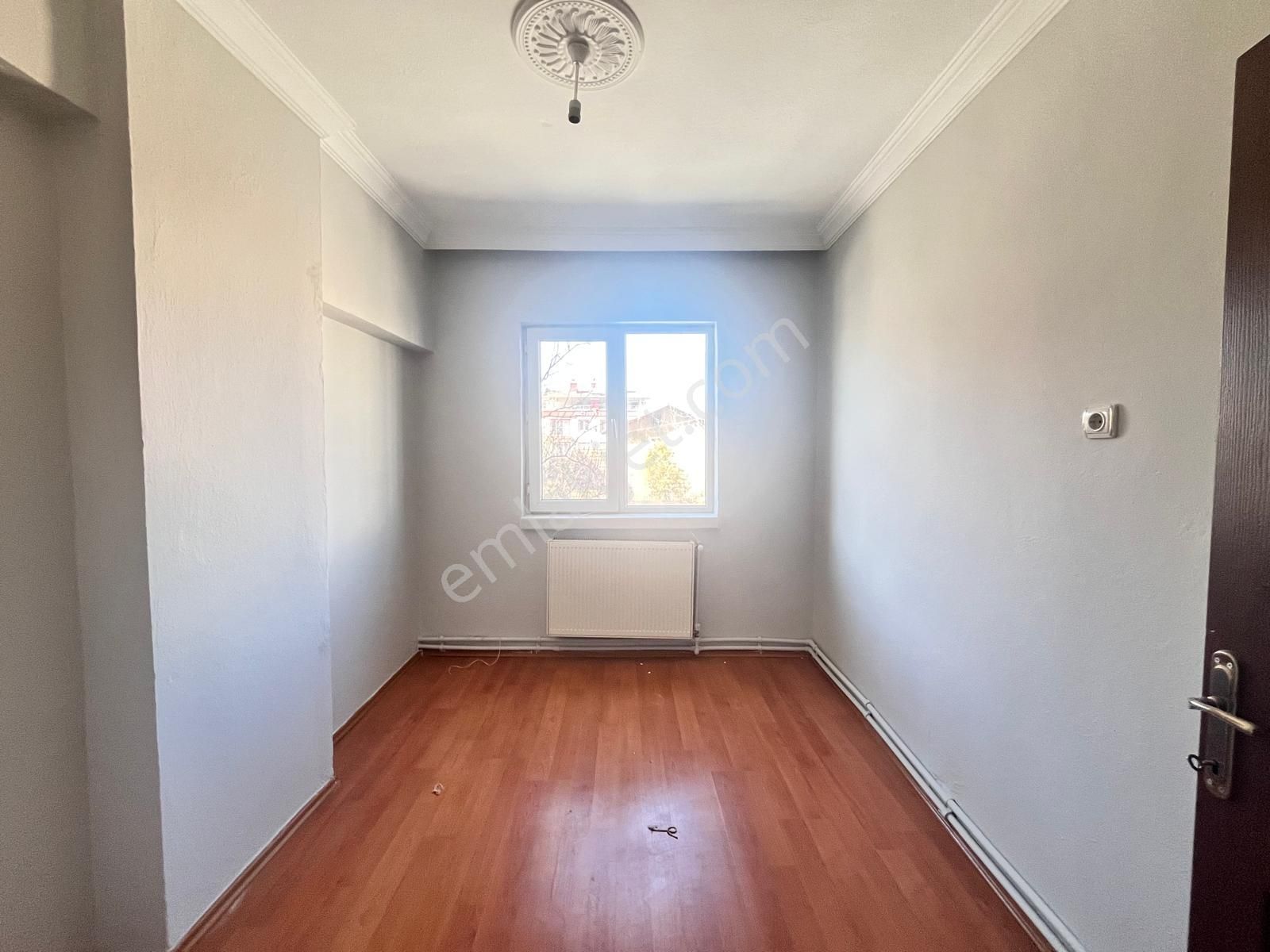 Koza Emlaktan Akşemsettin Mahalesinde Ara Katta Bağımsız Ön Cephe De 3+12 Satılık Daire - Görsel 17