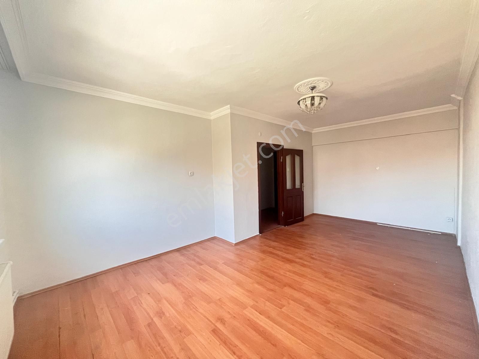 Koza Emlaktan Akşemsettin Mahalesinde Ara Katta Bağımsız Ön Cephe De 3+12 Satılık Daire - Görsel 18