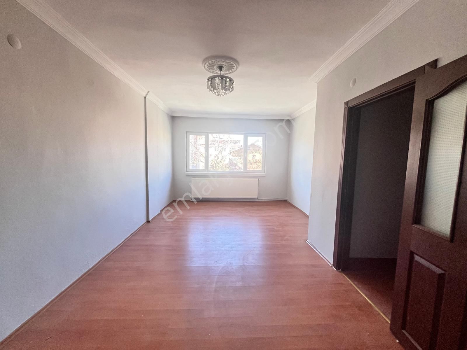 Koza Emlaktan Akşemsettin Mahalesinde Ara Katta Bağımsız Ön Cephe De 3+12 Satılık Daire - Görsel 12