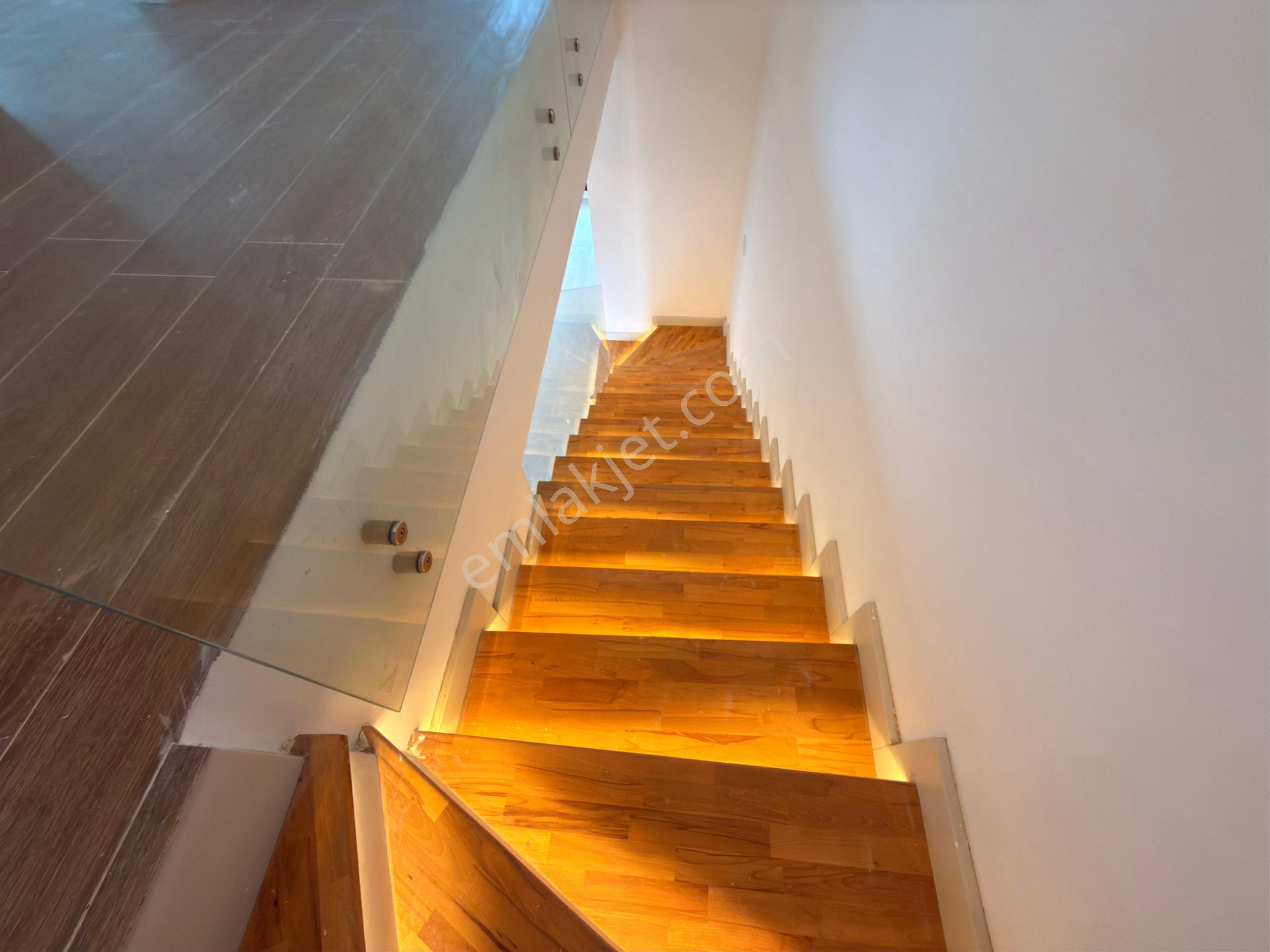 Kuşadası Davutlar'da Acil Satılık 3+1 Akıllı Özel Havuzlu Villa - Görsel 12