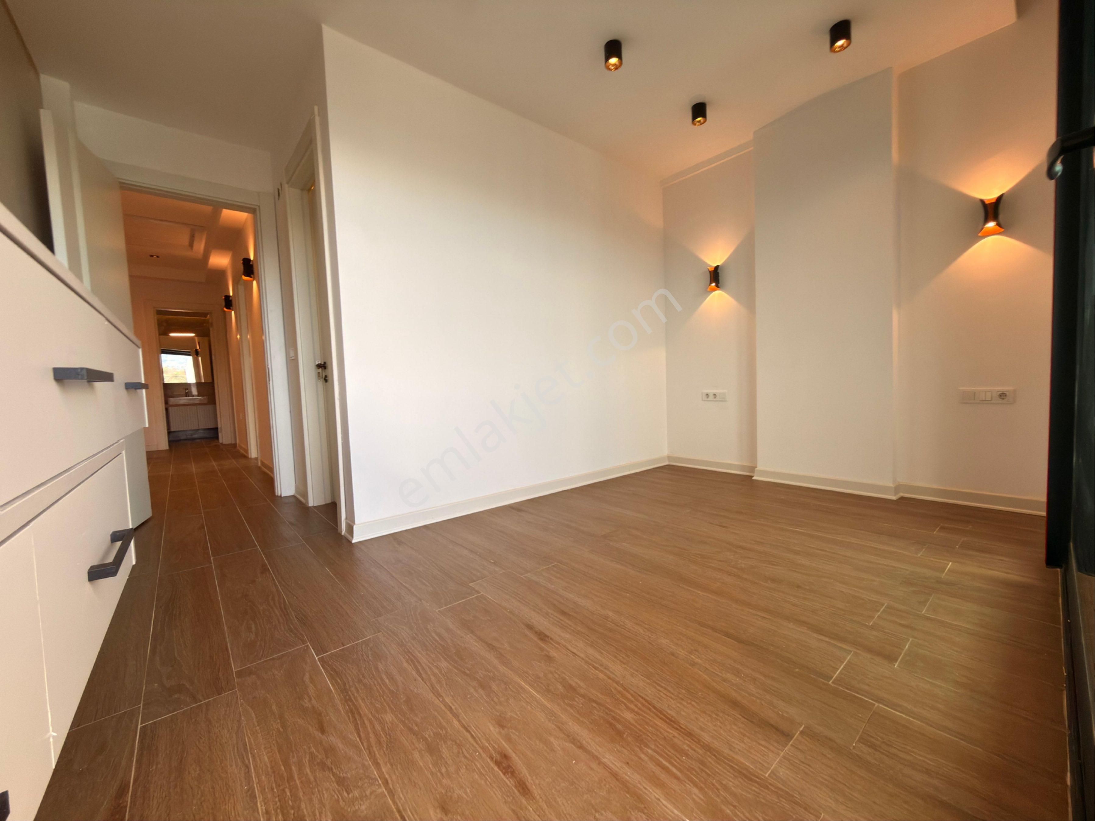 Kuşadası Davutlar'da Acil Satılık 3+1 Akıllı Özel Havuzlu Villa - Görsel 9