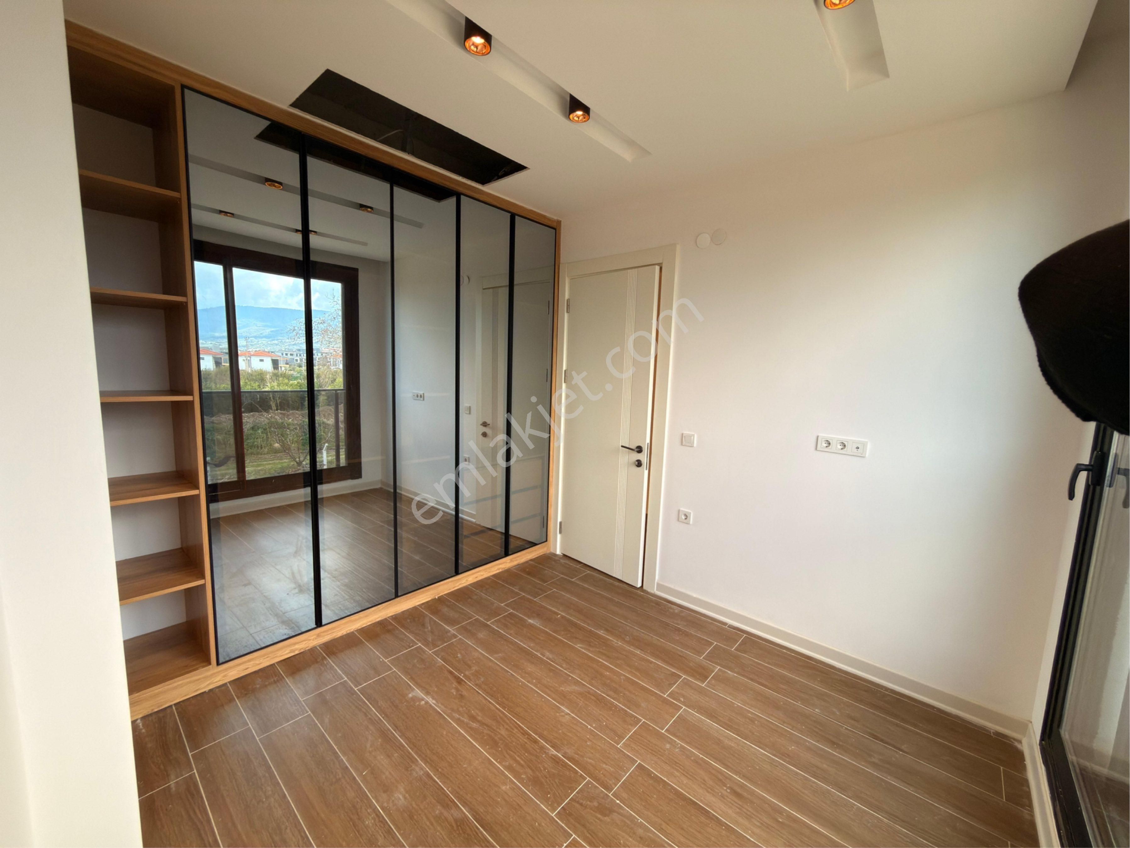 Kuşadası Davutlar'da Acil Satılık 3+1 Akıllı Özel Havuzlu Villa - Görsel 6