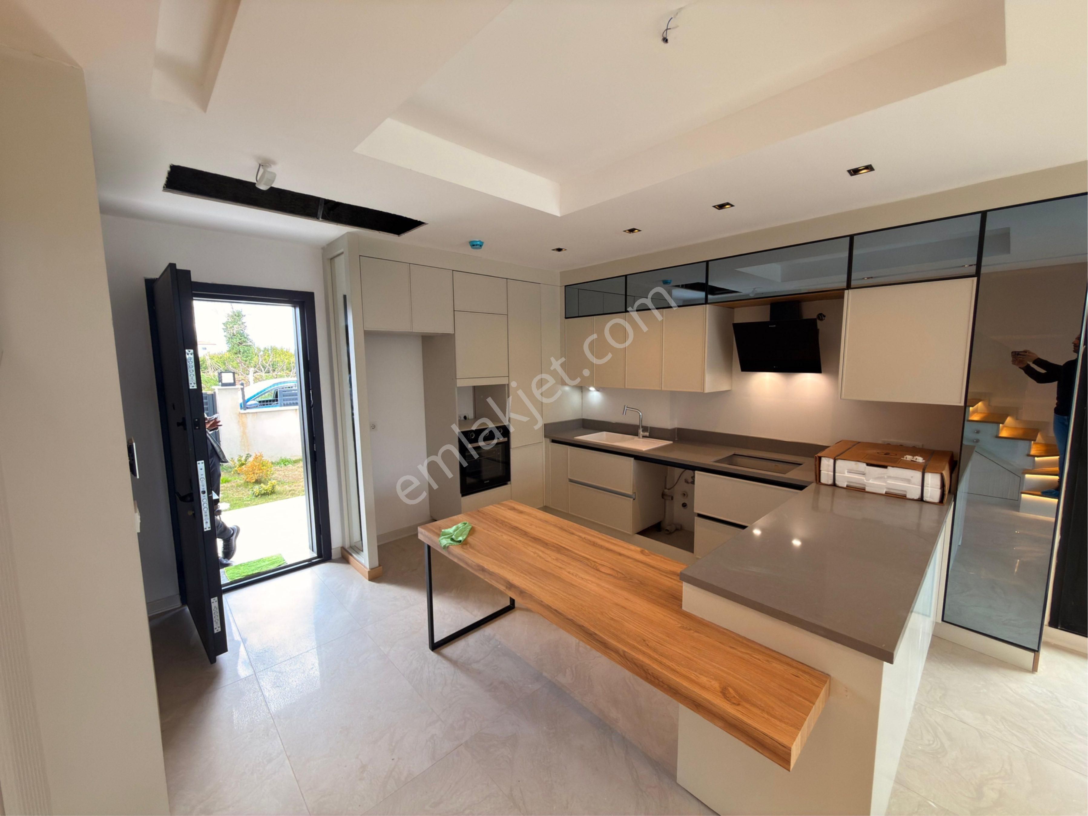 Kuşadası Davutlar'da Acil Satılık 3+1 Akıllı Özel Havuzlu Villa - Görsel 13