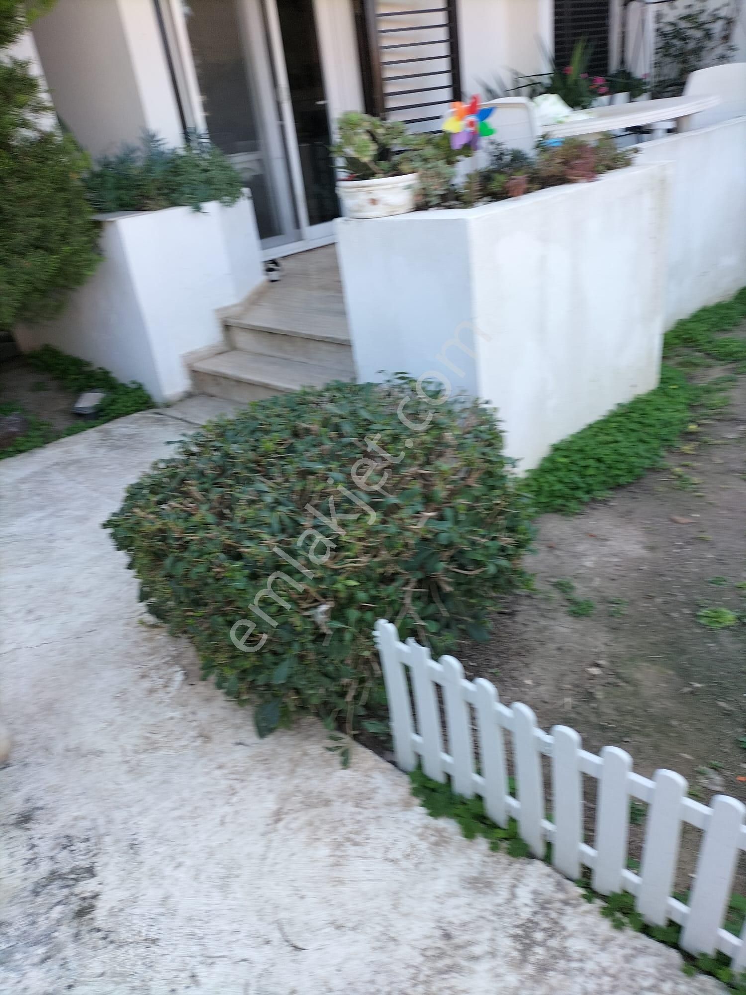 Ilıca Şantiye Evlerinde Satılık Villa - Görsel 4