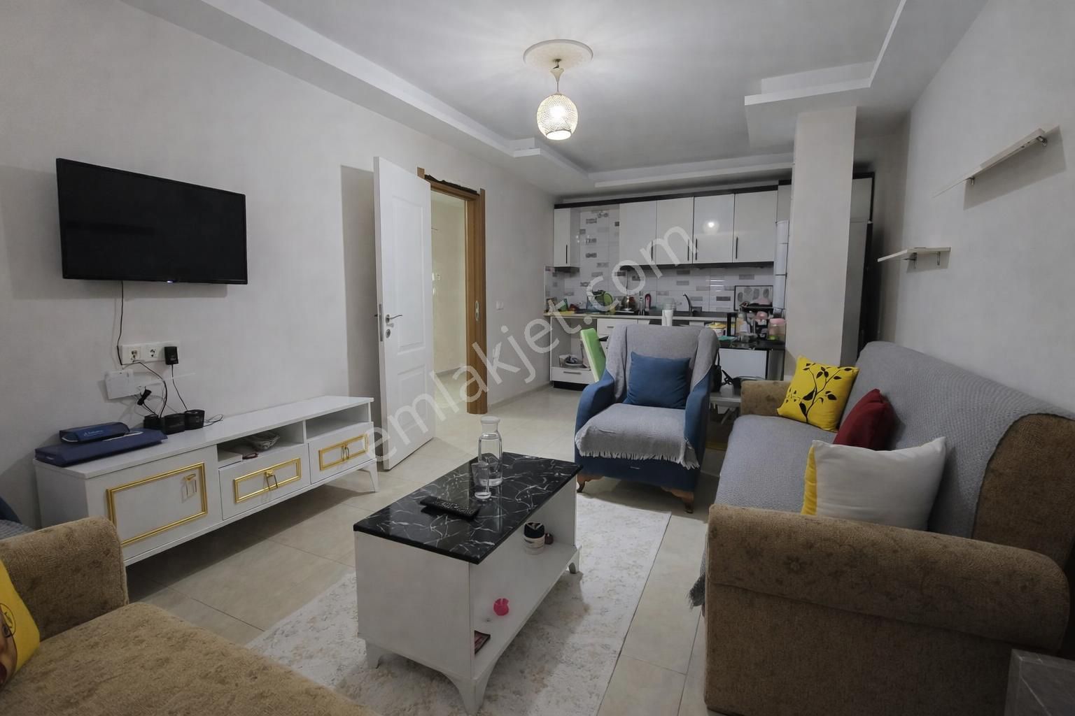 Coldwell Banker Route | Salimbey'de Acil Satılık 1+1 Daire