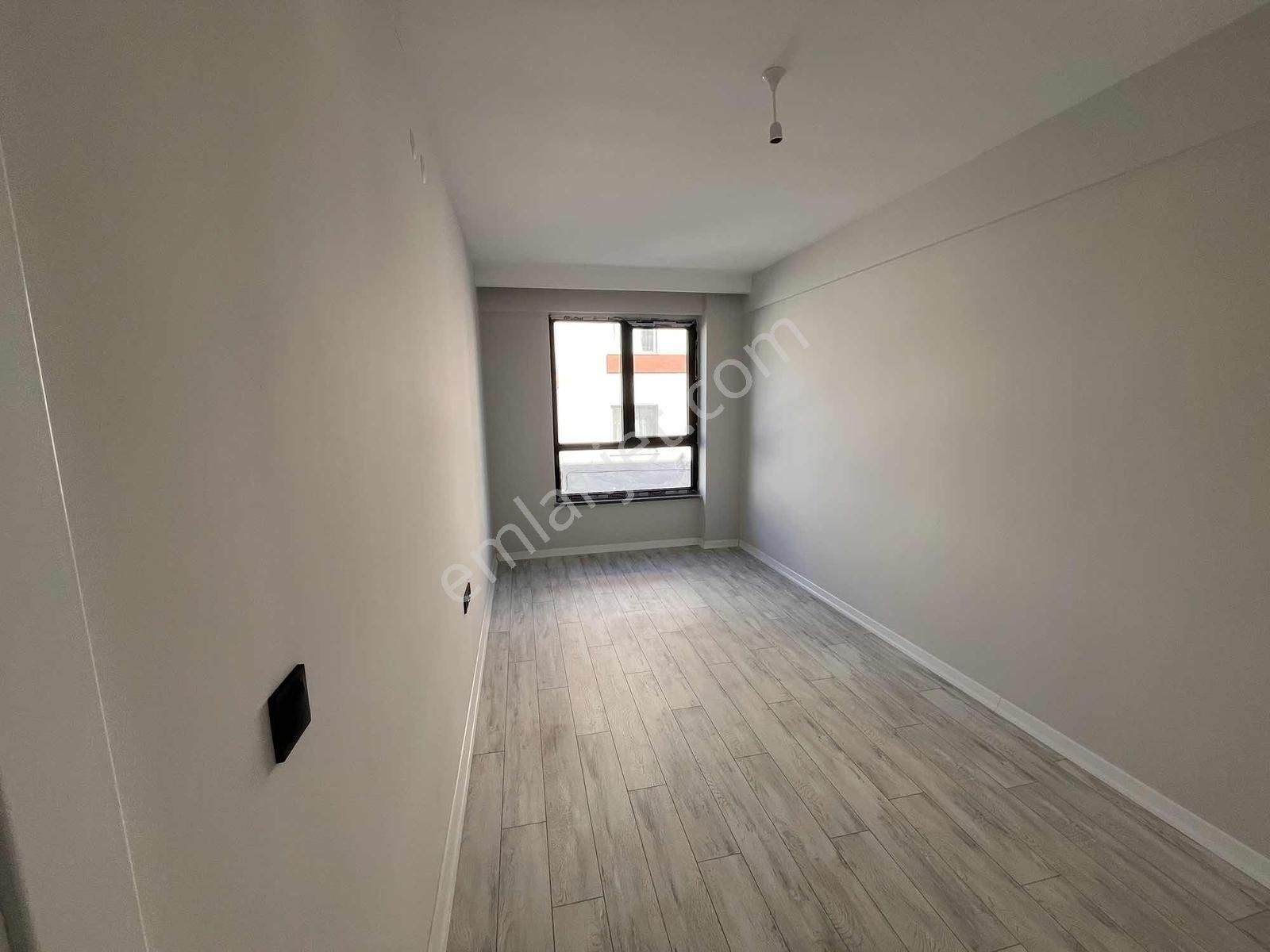 Anadolu Üniv. Yürüme Mesafesi Yaylapınar Cad.1+1 Sıfır Daire - Görsel 3