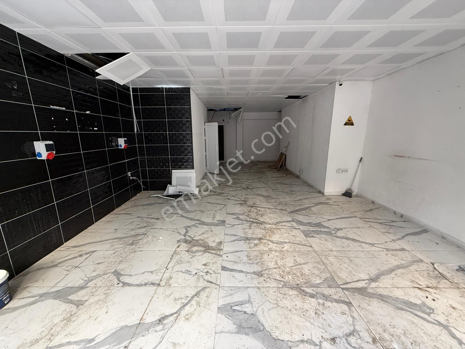 Balçova Ata Caddesi 148 M² Kiralık Dükkan İşlek Konum - Görsel 4