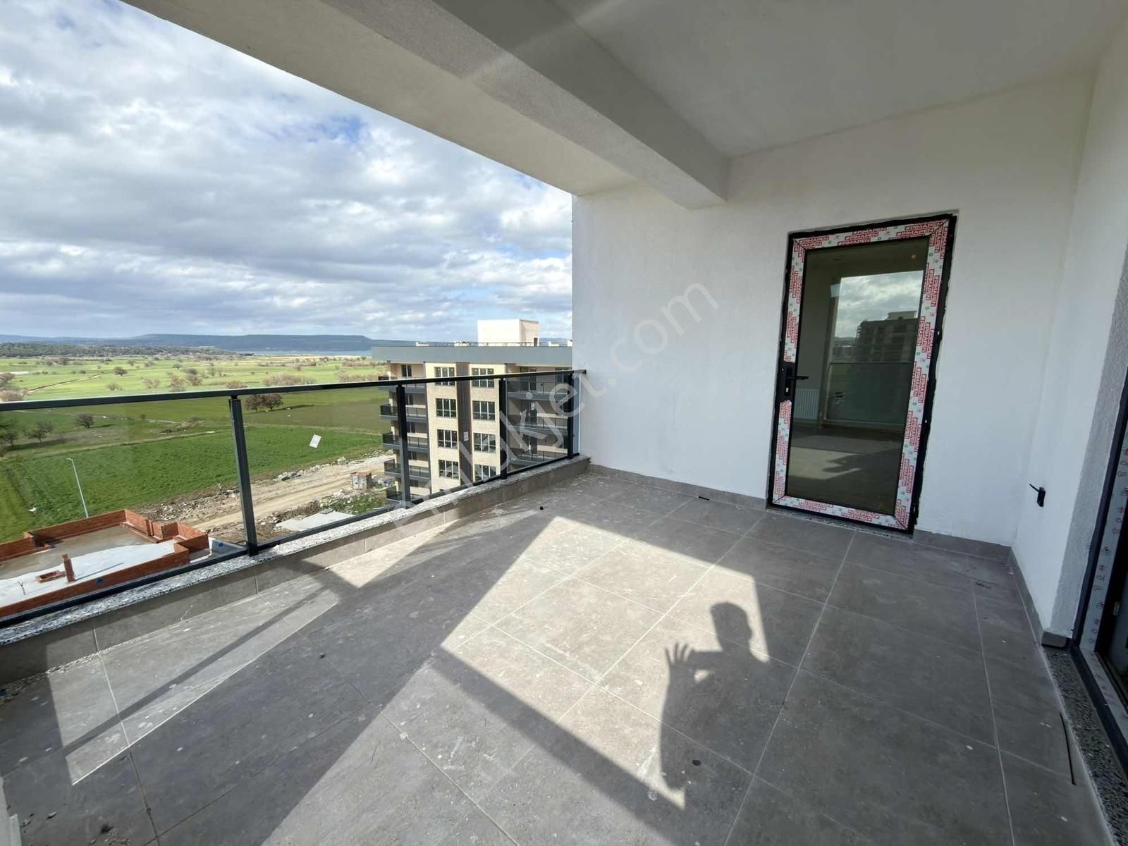 Site İçerisinde Kapalı Otoparklı Deniz Manzaralı Sıfır 3+1 - Görsel 32