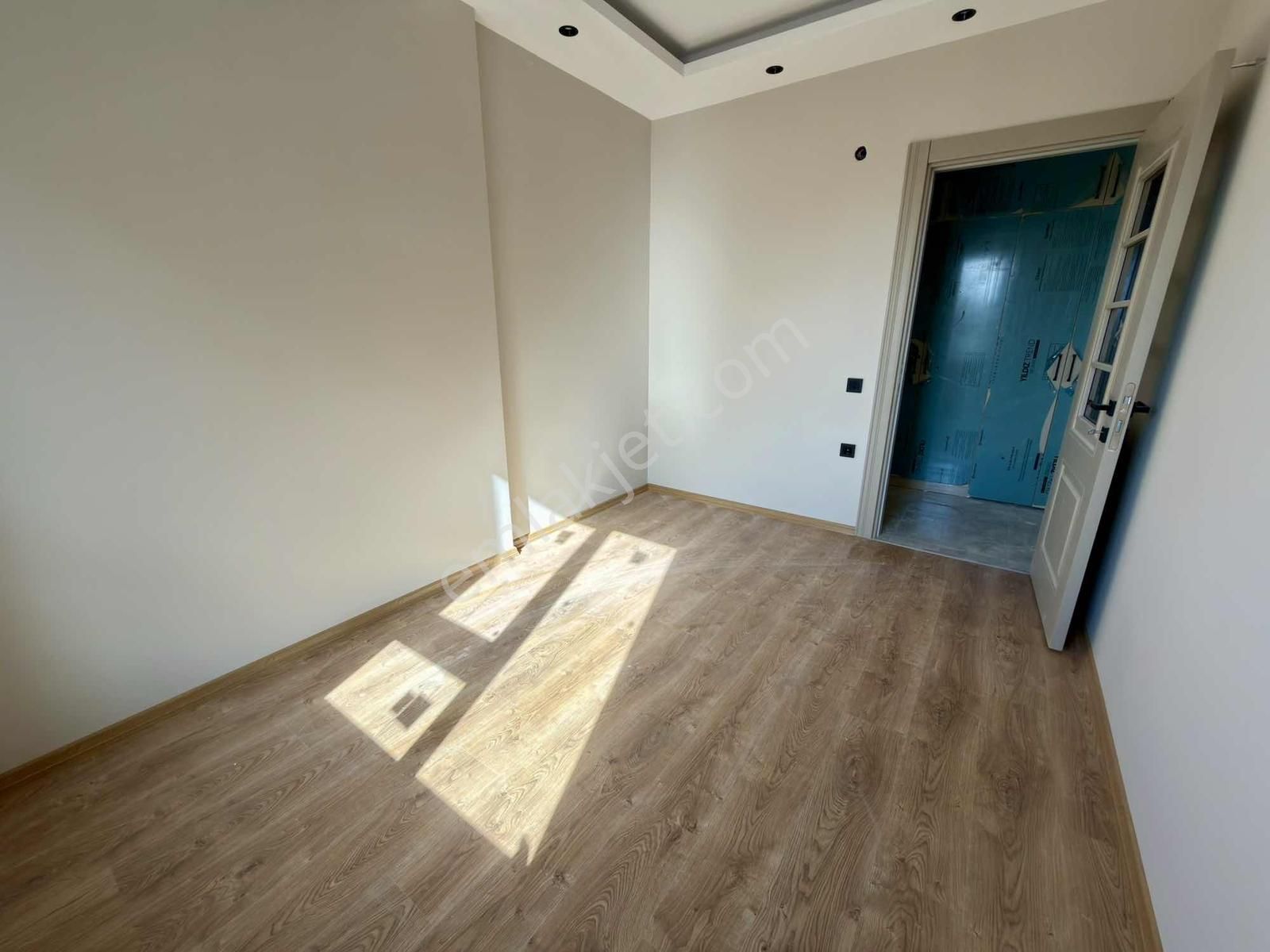 Site İçerisinde Kapalı Otoparklı Deniz Manzaralı Sıfır 3+1 - Görsel 20