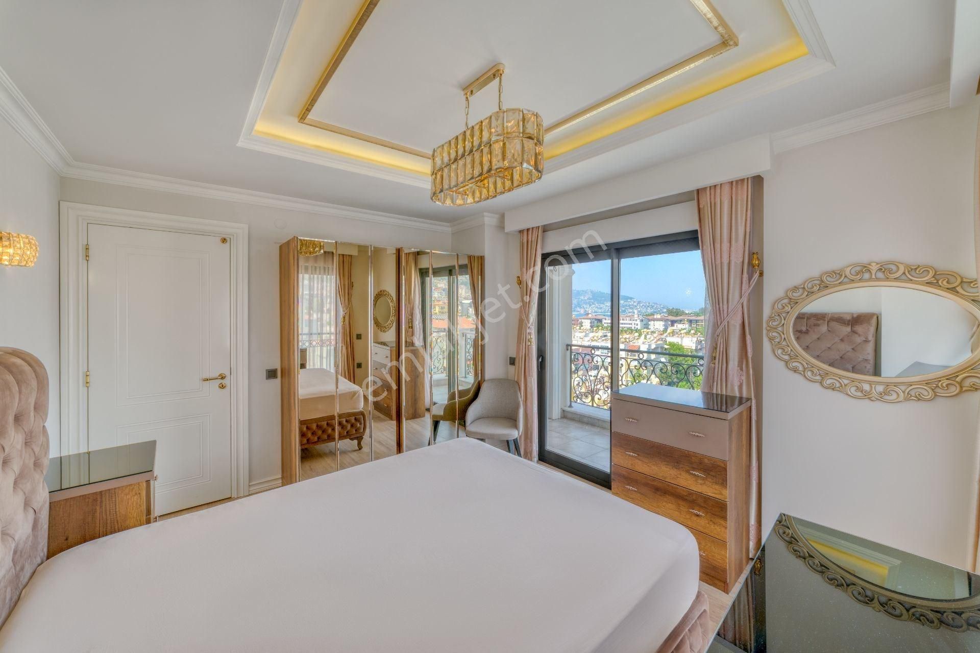 Alanya’da Denize 50m Mesafede 3+1 Lüks Daire – Full Eşyalı, Kale & Deniz Manzaralı - Görsel 34