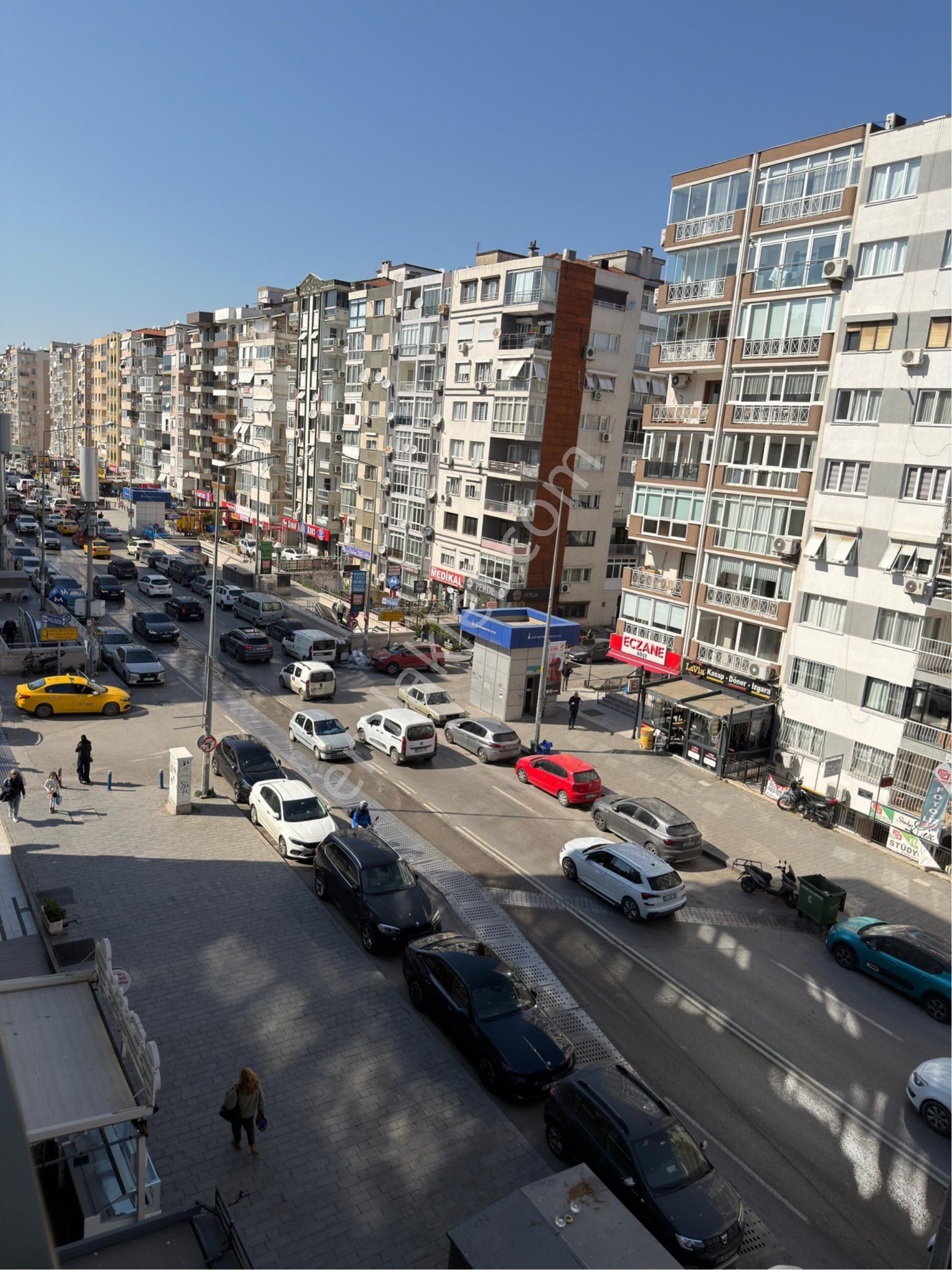 Poligon Metroya Yakın Otoparklı Asansörlü Full Bakımlı 3 + 1 Daire - Görsel 14