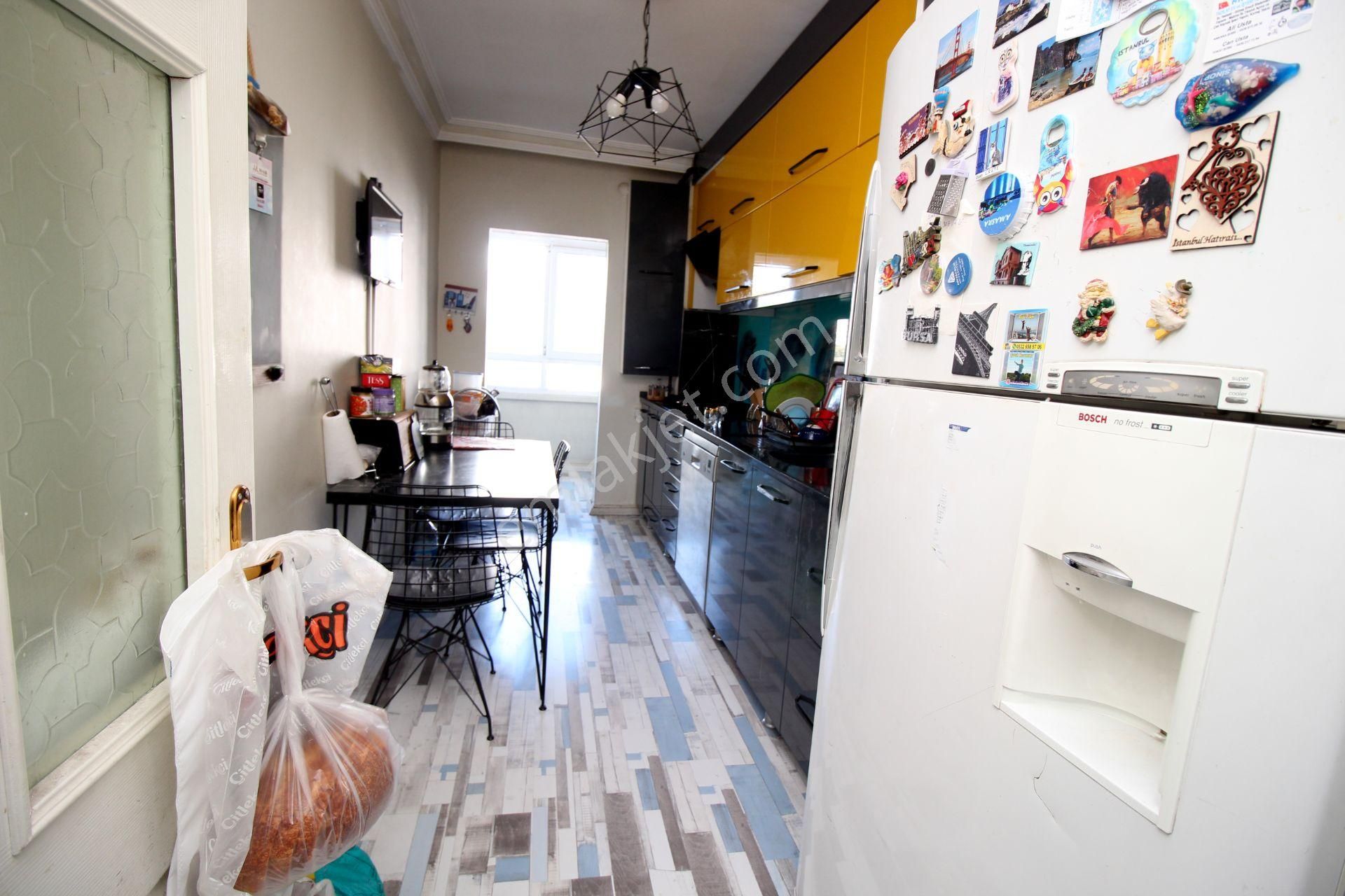 Emre Emlak'tan Ayyıldız'da Bulvar Yanı Site İçi Arakat 3+1 Satılık Daire - Görsel 2