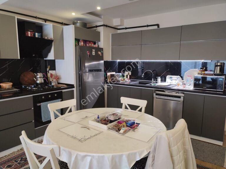 Karşıyaka Donanmacı Mahallesinde Satılık 2+1 Lüks Daire