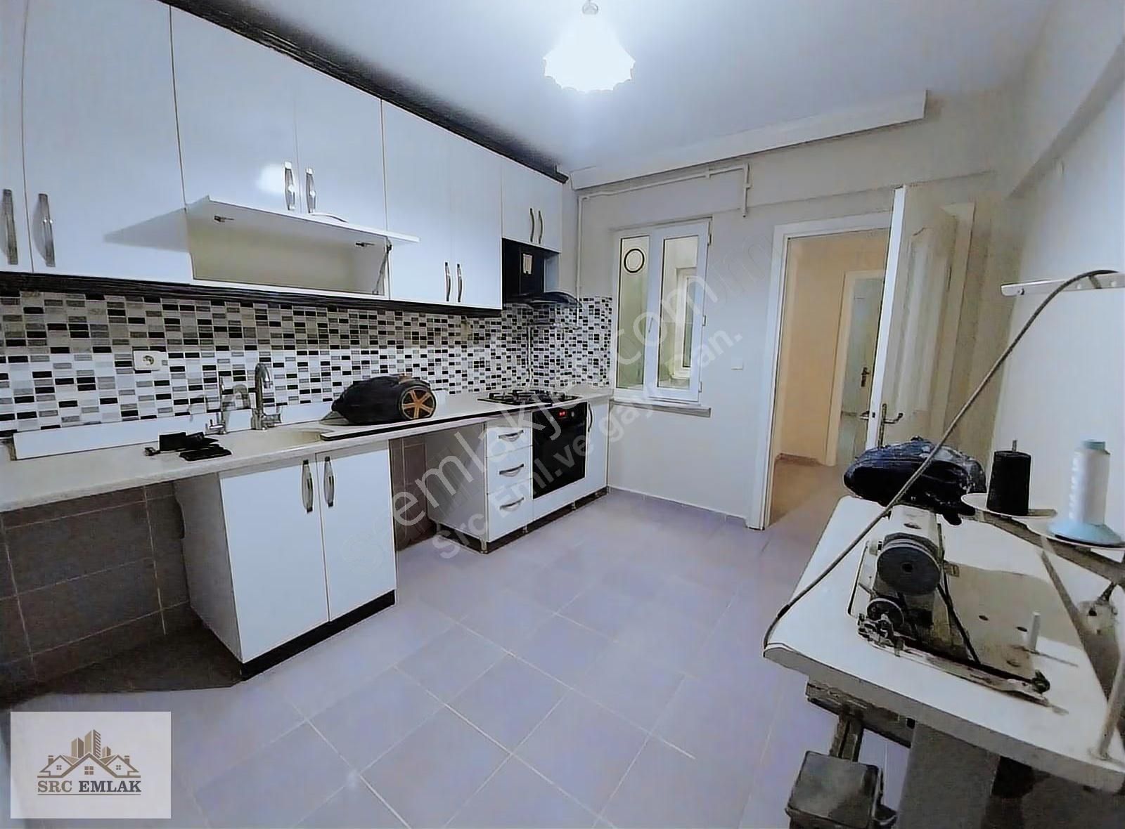 Güneştepe'de Merkezi Konumda, Yeni Boyanmış 2+1 Kiralık Daire - Görsel 12