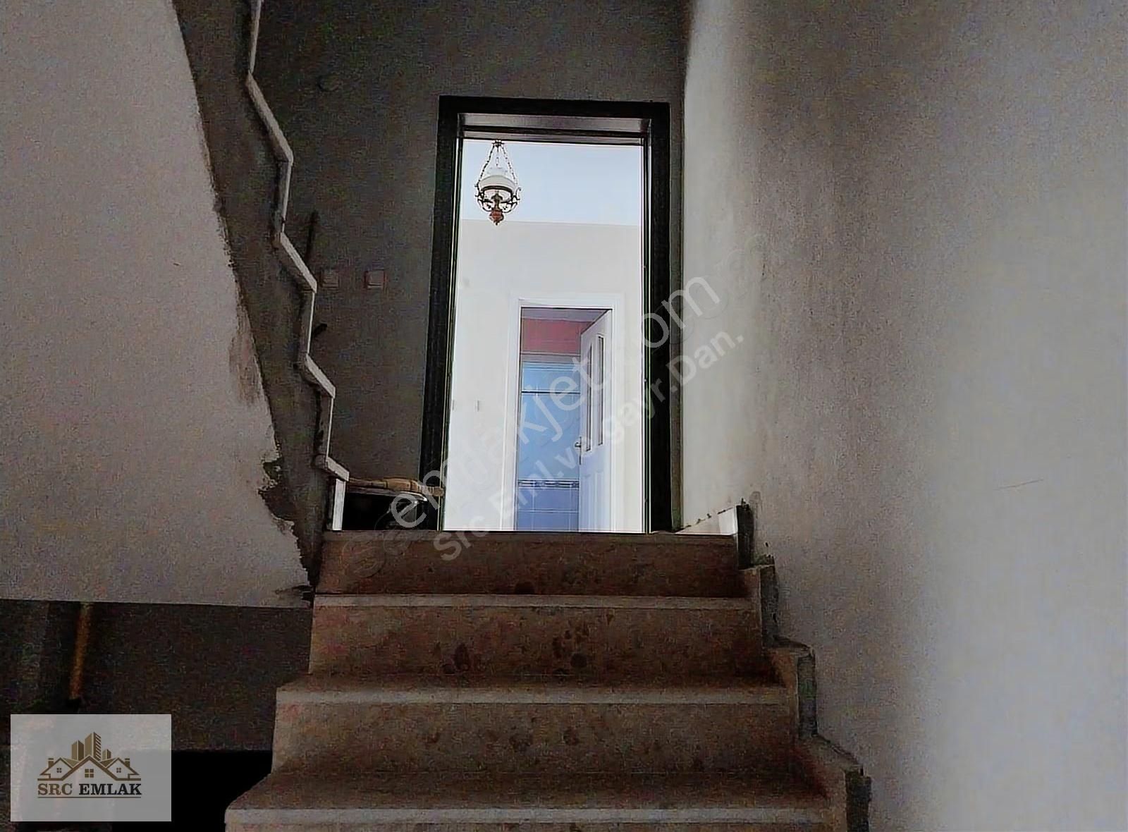 Güneştepe'de Merkezi Konumda, Yeni Boyanmış 2+1 Kiralık Daire - Görsel 22