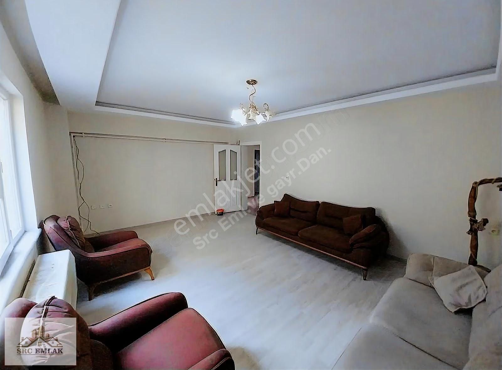 Güneştepe'de Merkezi Konumda, Yeni Boyanmış 2+1 Kiralık Daire - Görsel 17