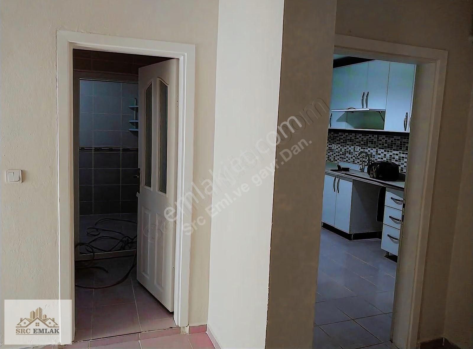 Güneştepe'de Merkezi Konumda, Yeni Boyanmış 2+1 Kiralık Daire - Görsel 18