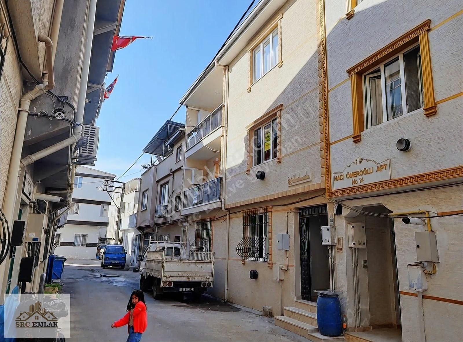 Güneştepe'de Merkezi Konumda, Yeni Boyanmış 2+1 Kiralık Daire - Görsel 2