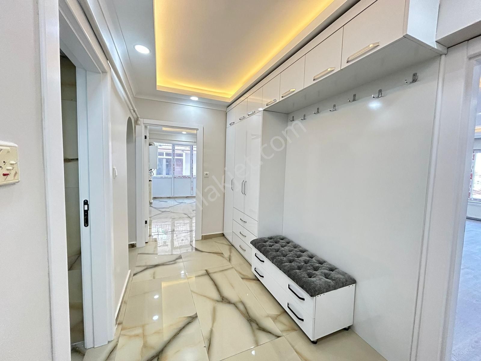 Taner'den Sokullu Caddesinde 3+1 Arakat Manzaralı Lüks Yapılı - Görsel 10