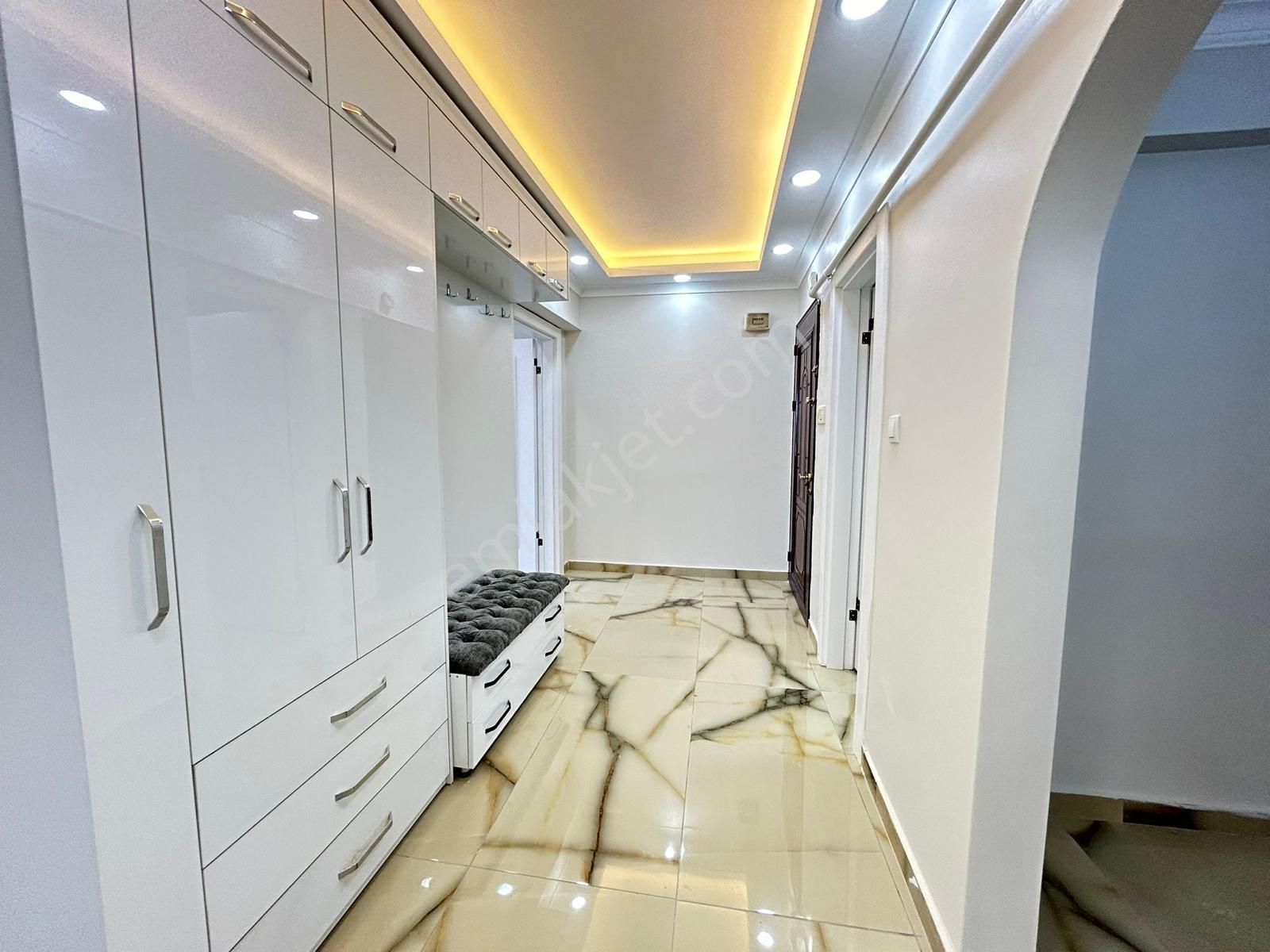 Taner'den Sokullu Caddesinde 3+1 Arakat Manzaralı Lüks Yapılı - Görsel 18