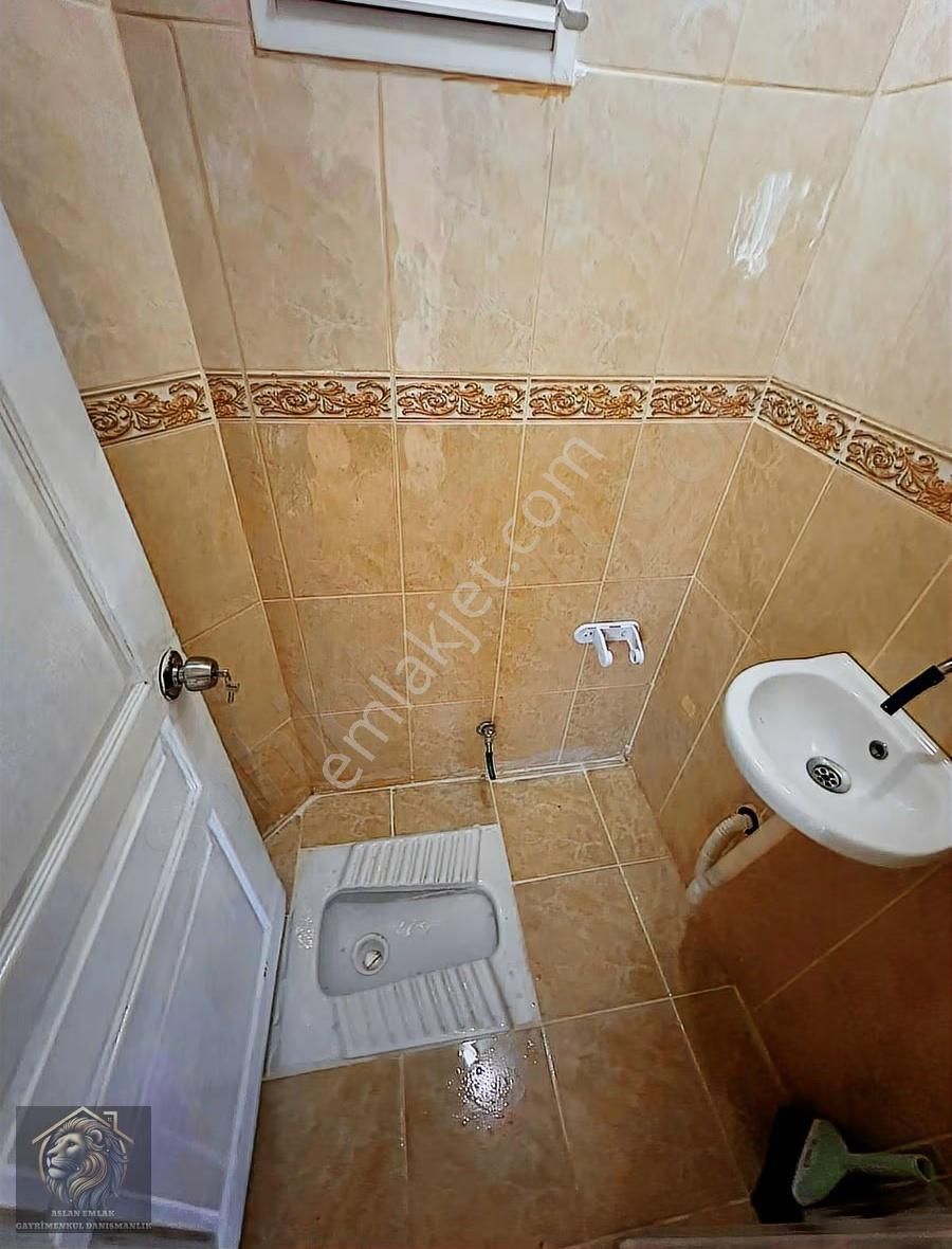 Aslan Emlaktan Selçuklu Mahallesinde Ara Katta Salon Bağımsız - Görsel 32