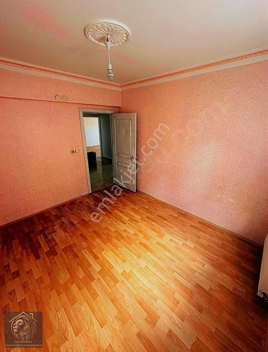 Aslan Emlaktan Selçuklu Mahallesinde Ara Katta Salon Bağımsız - Görsel 8