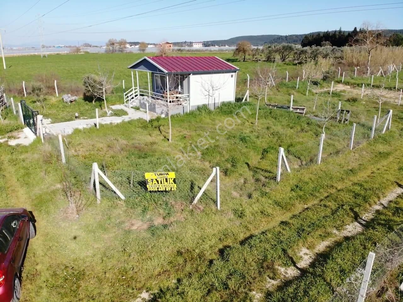 Değirmedere Köyünde; 240m2 Elektrik Su Alt Yapısı Hazır Satılık Köşe Bahçe