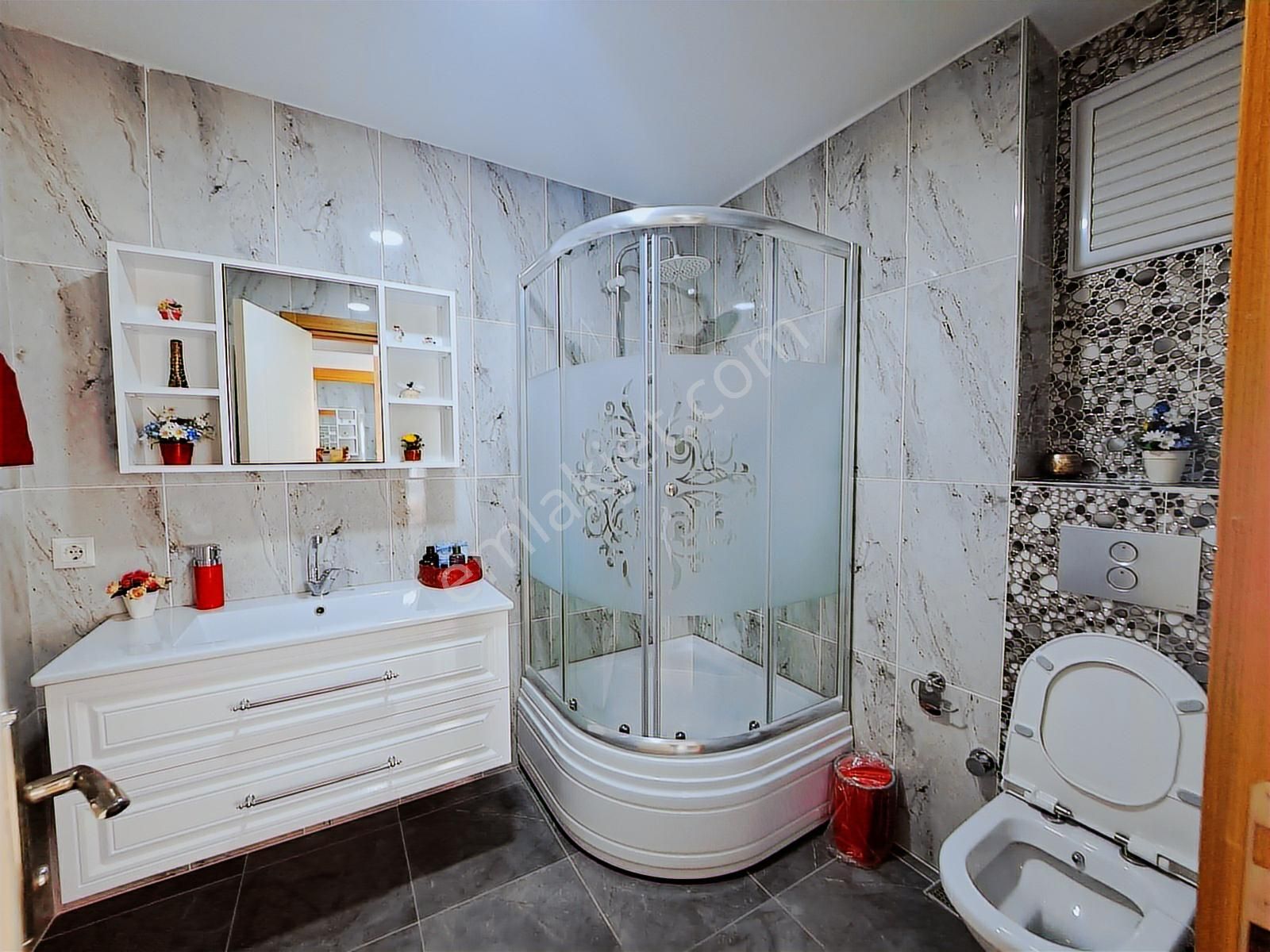 Modest Den Ortadağda Satılık 2+1 Oturuma Hazır Boş Daire - Görsel 8