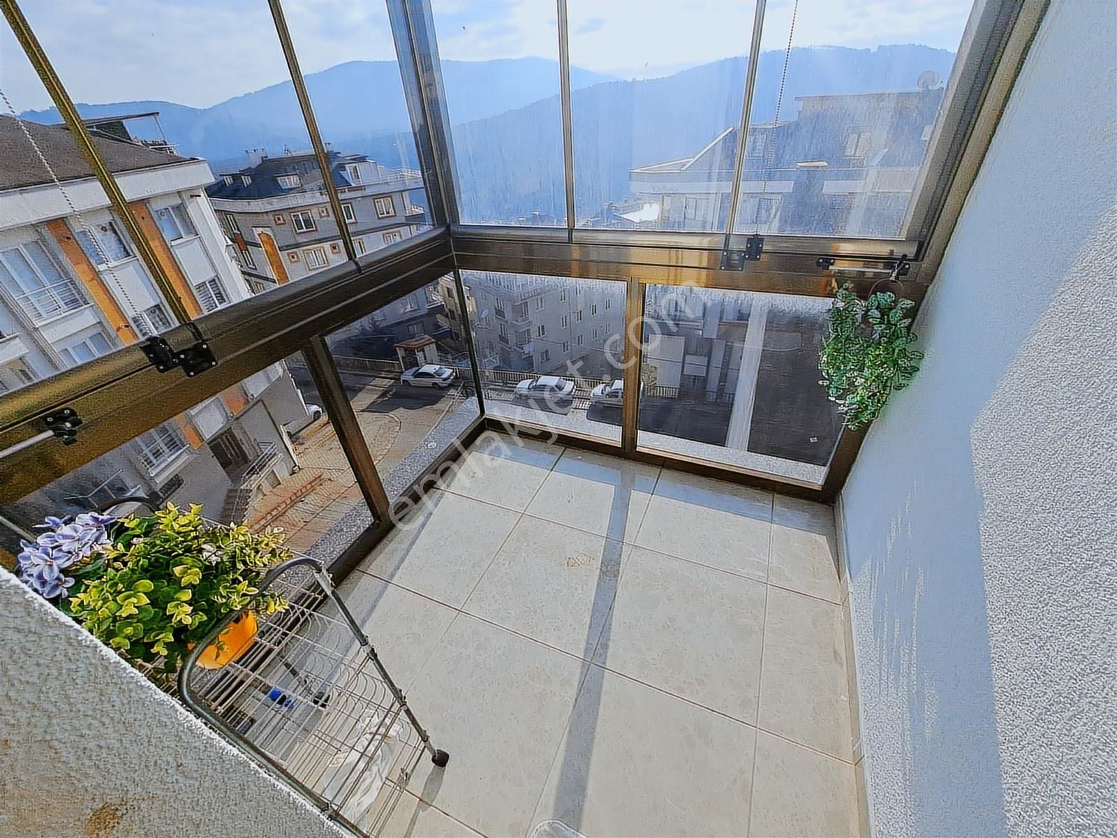 Modest Den Ortadağda Satılık 2+1 Oturuma Hazır Boş Daire - Görsel 18