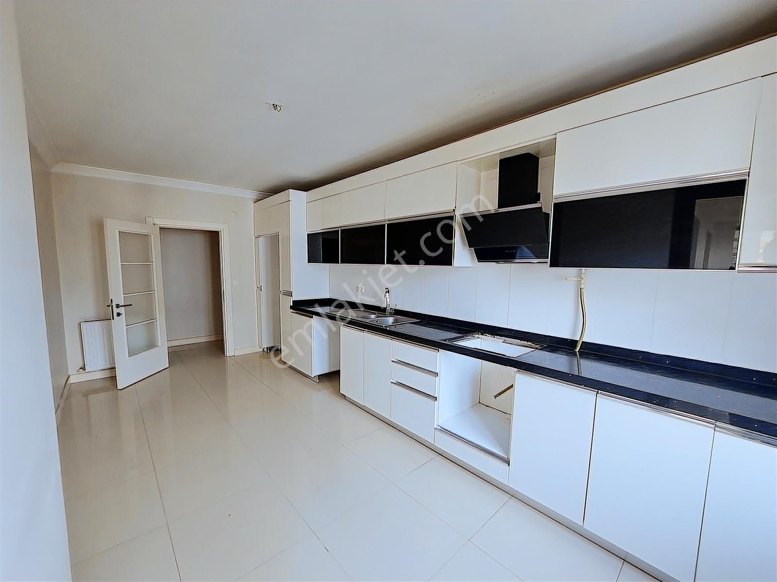 Modest Emlak Dan Kartal Uğurmumcu Merkezde Satılık