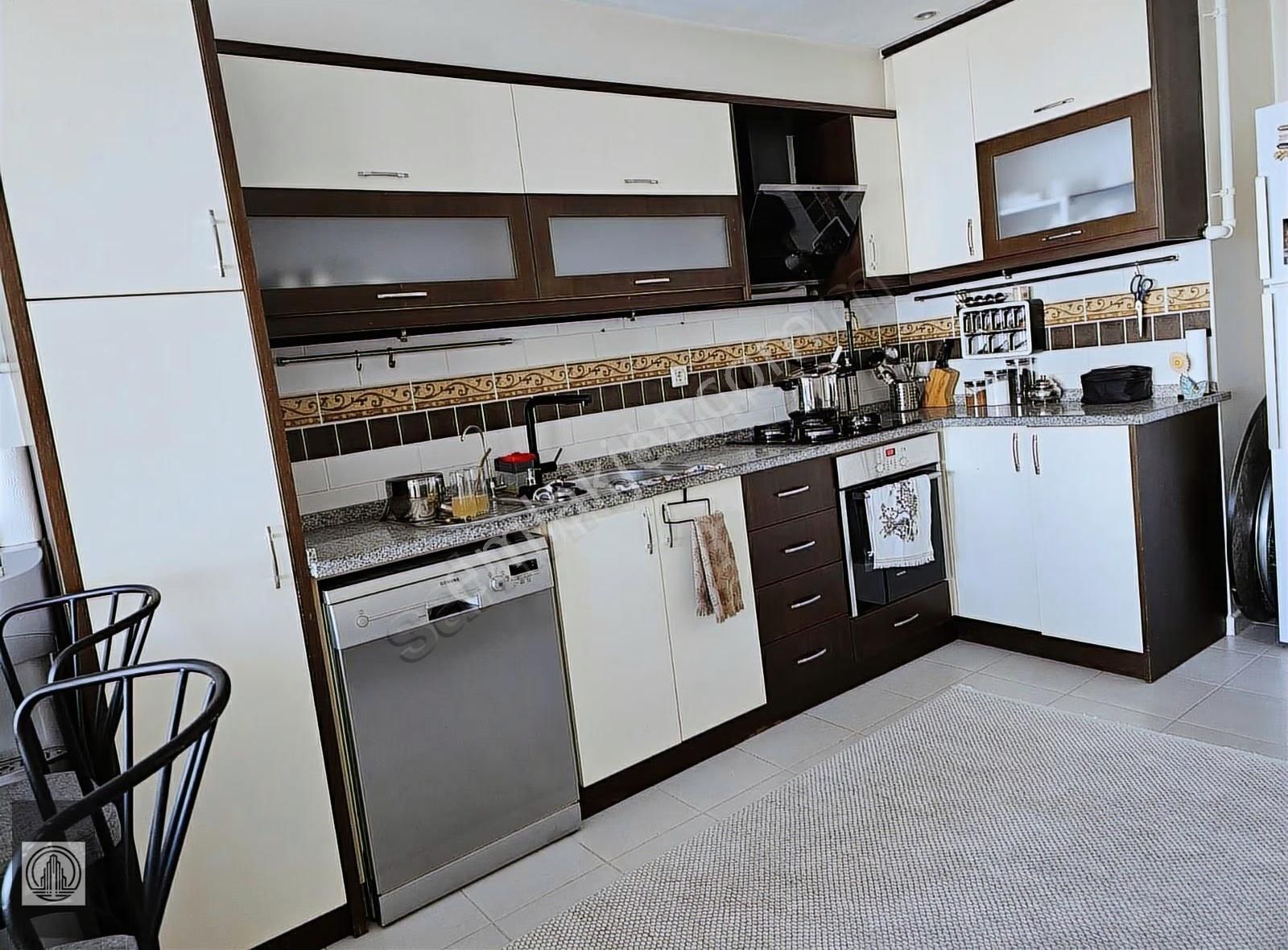 Atalar Emek Caddesi Yakını Geniş 3+1 Satılık - Görsel 5