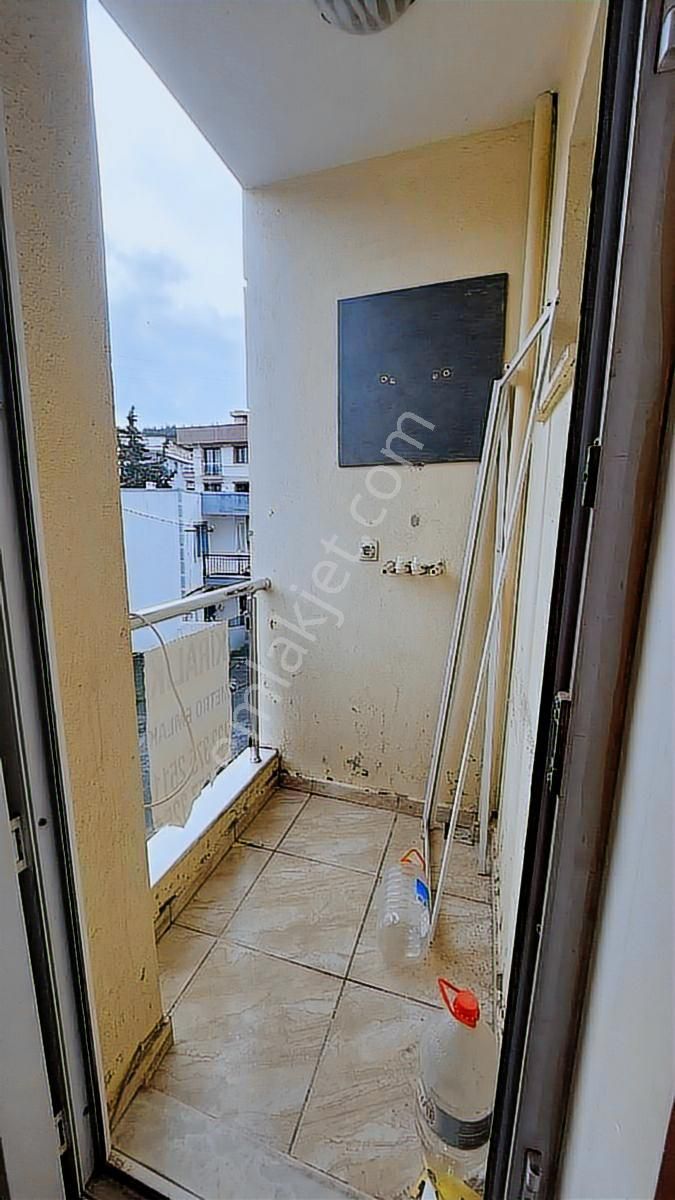 Buca Kuruçeşme Üniv 2. Kapı Karşısı Ara Kat Balkonlu 1+1 Kiralık - Görsel 5